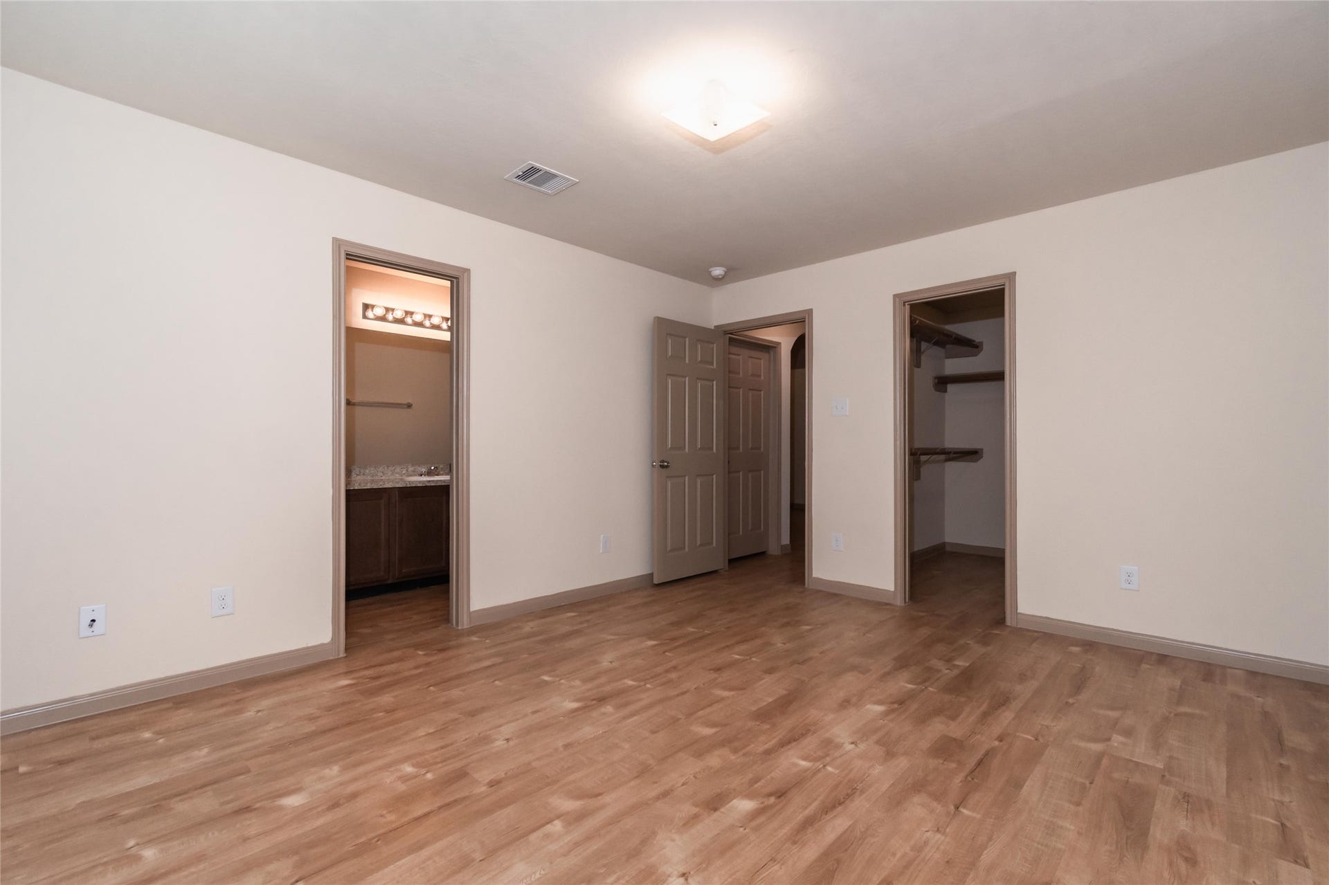 5711 Kyle Cove Drive, Katy, TX 77449 Photos may be representative of the floor plan and not the exact home. Finishes, layout, and features of the actual property for lease may vary.