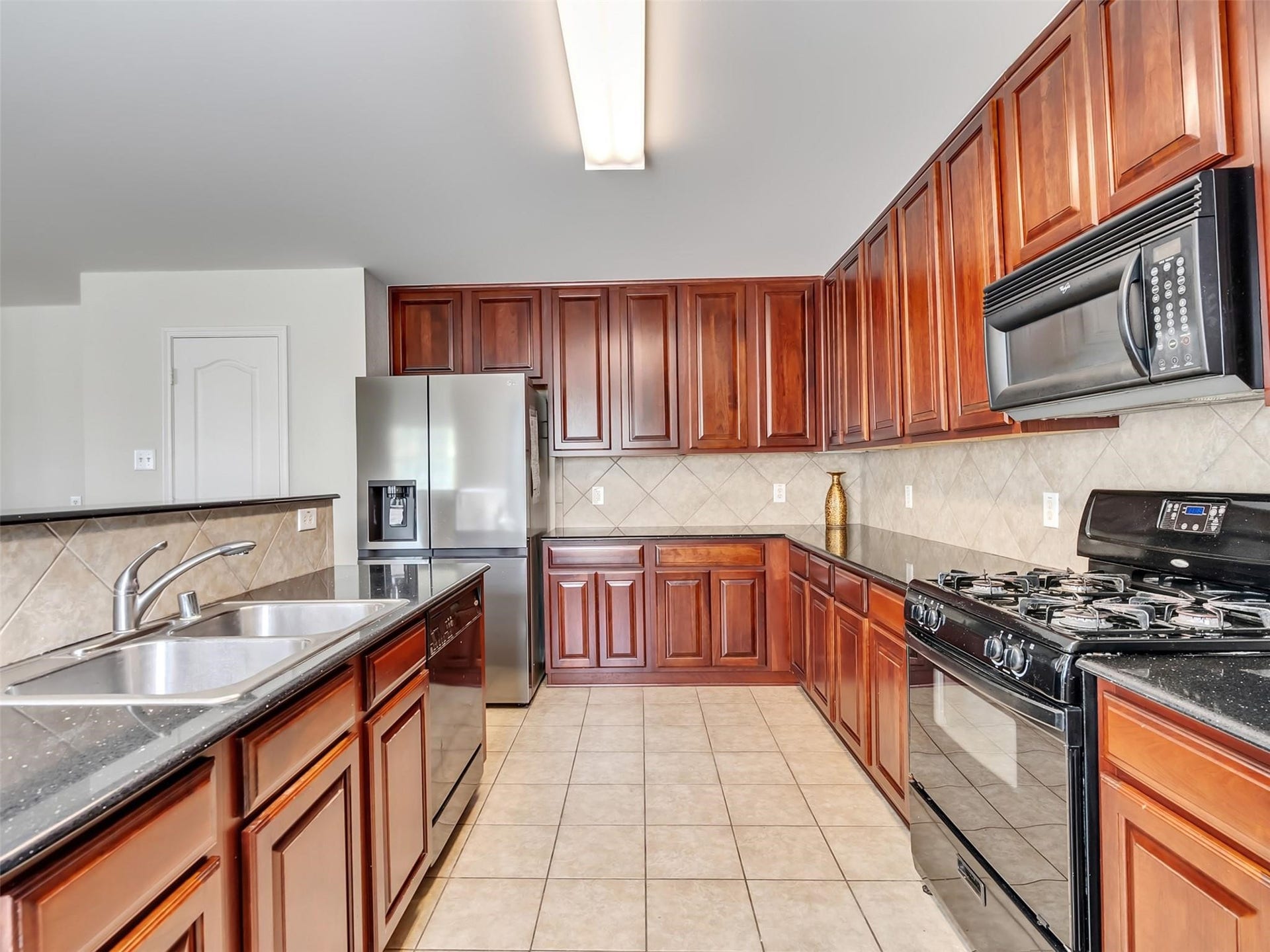 6902 Oleander Grove Way, Houston, TX 77049 6902 Oleander Grove Way, Houston, TX 77049