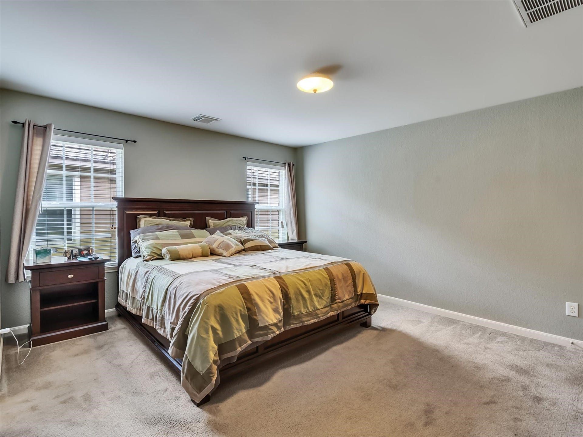 6902 Oleander Grove Way, Houston, TX 77049 1st FLOOR PRIMARY ROOM