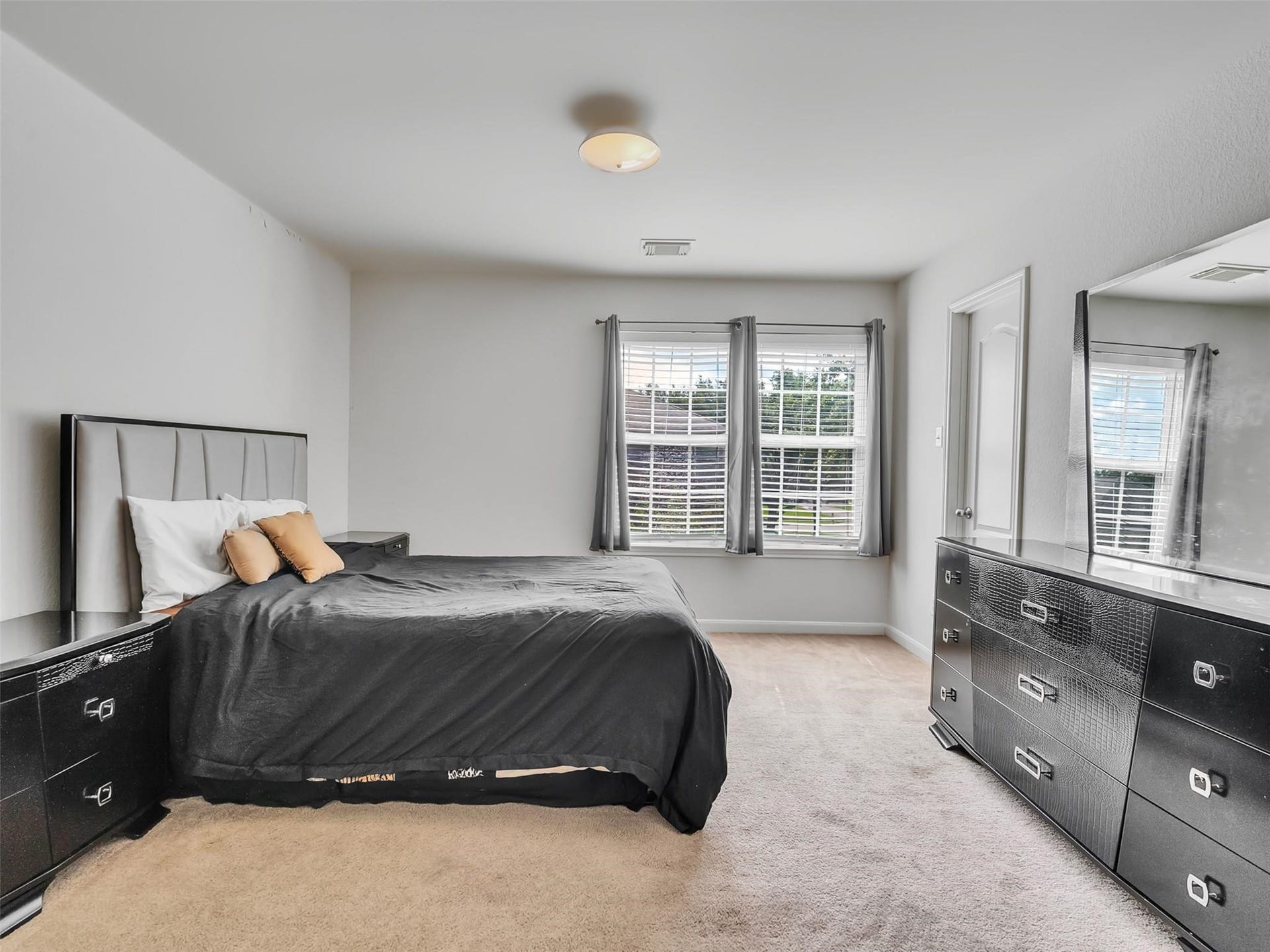 6902 Oleander Grove Way, Houston, TX 77049 2nd FLOOR PRIMARY ROOM