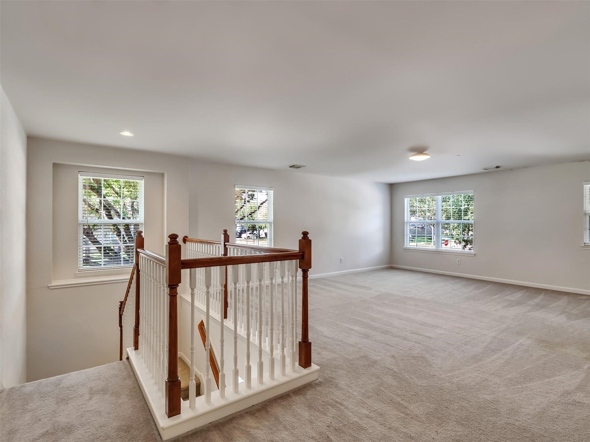 6902 Oleander Grove Way, Houston, TX 77049 Gameroon/Media Room