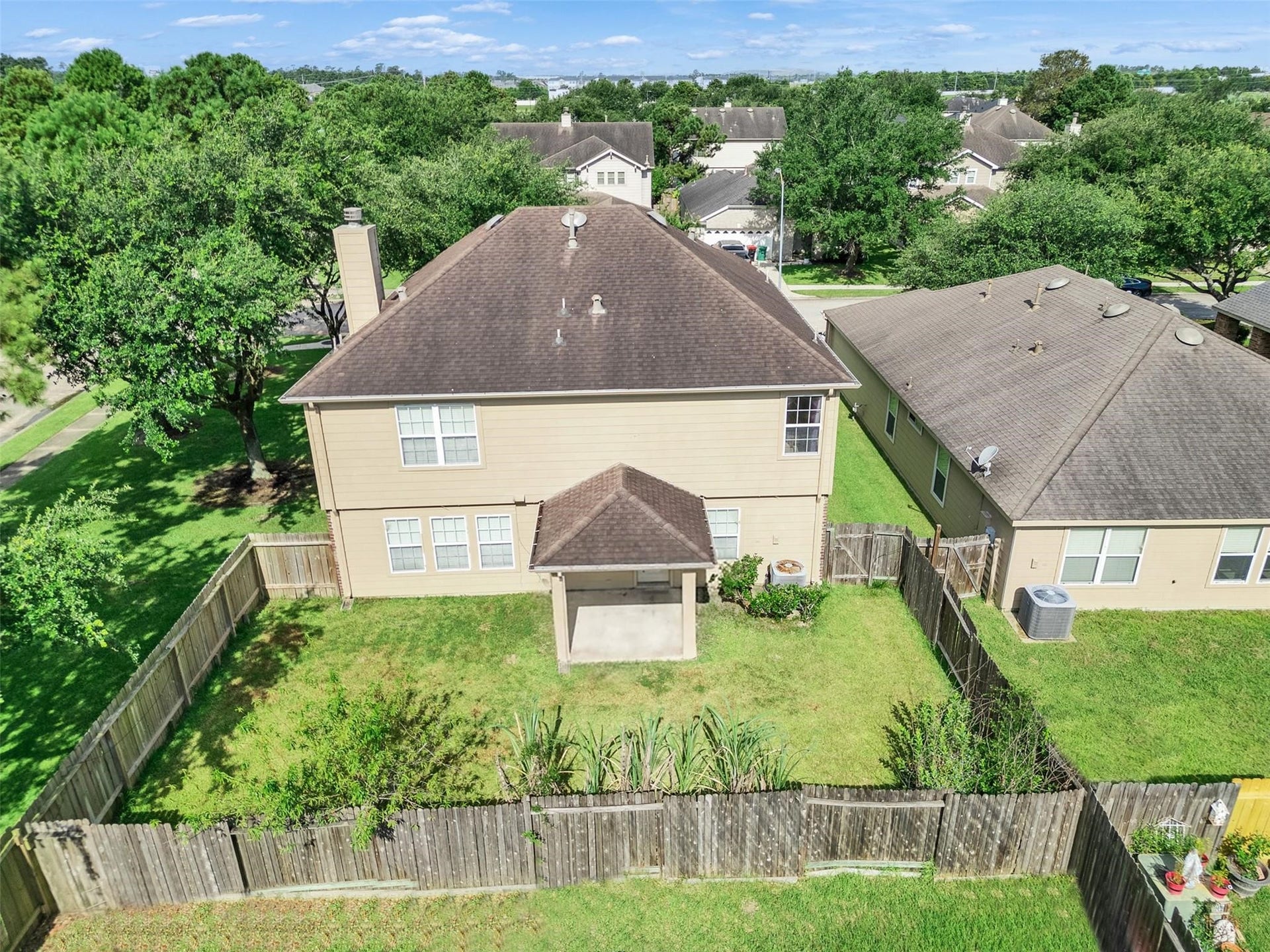 6902 Oleander Grove Way, Houston, TX 77049 6902 Oleander Grove Way, Houston, TX 77049