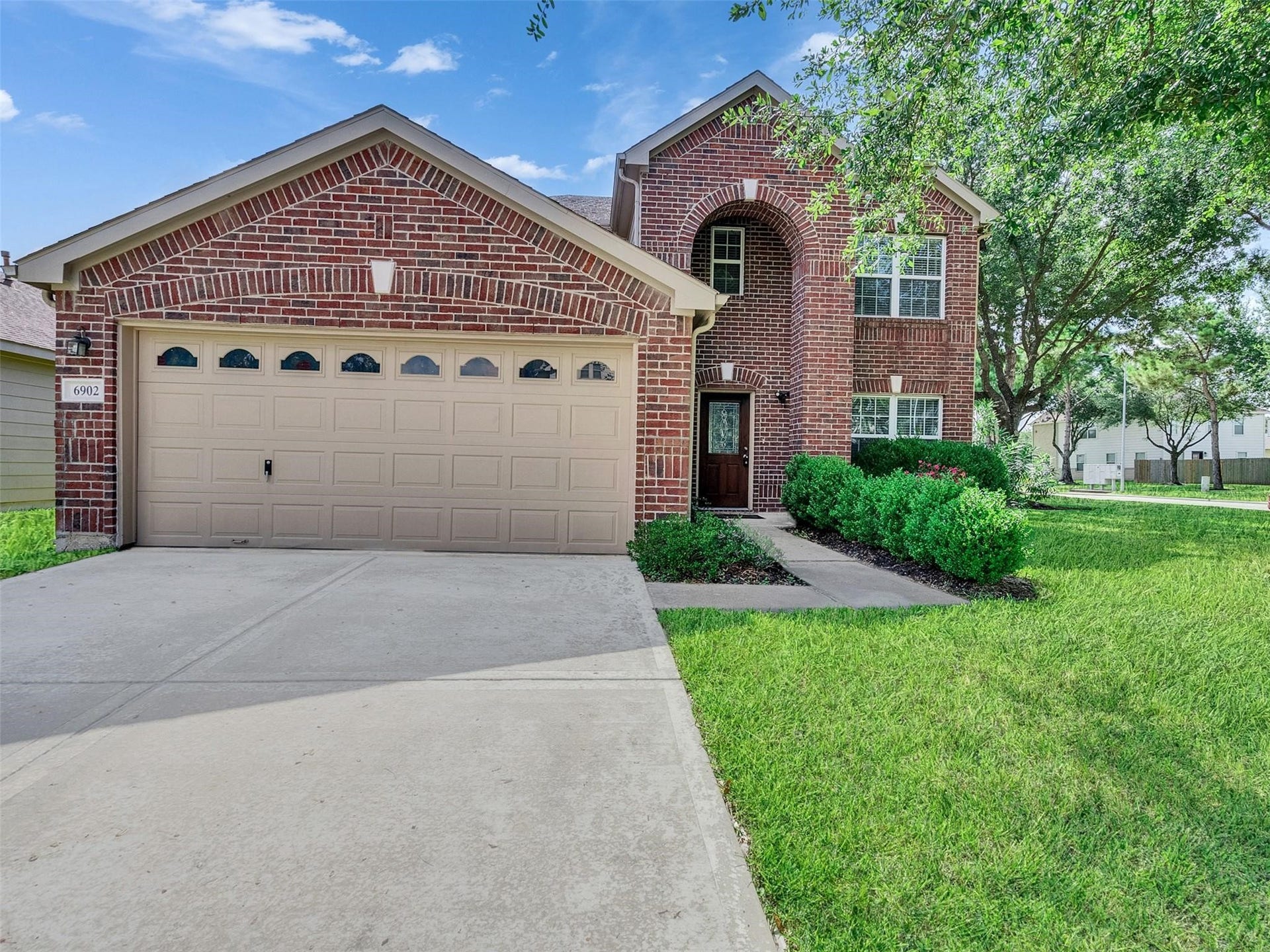 6902 Oleander Grove Way, Houston, TX 77049 6902 Oleander Grove Way, Houston, TX 77049