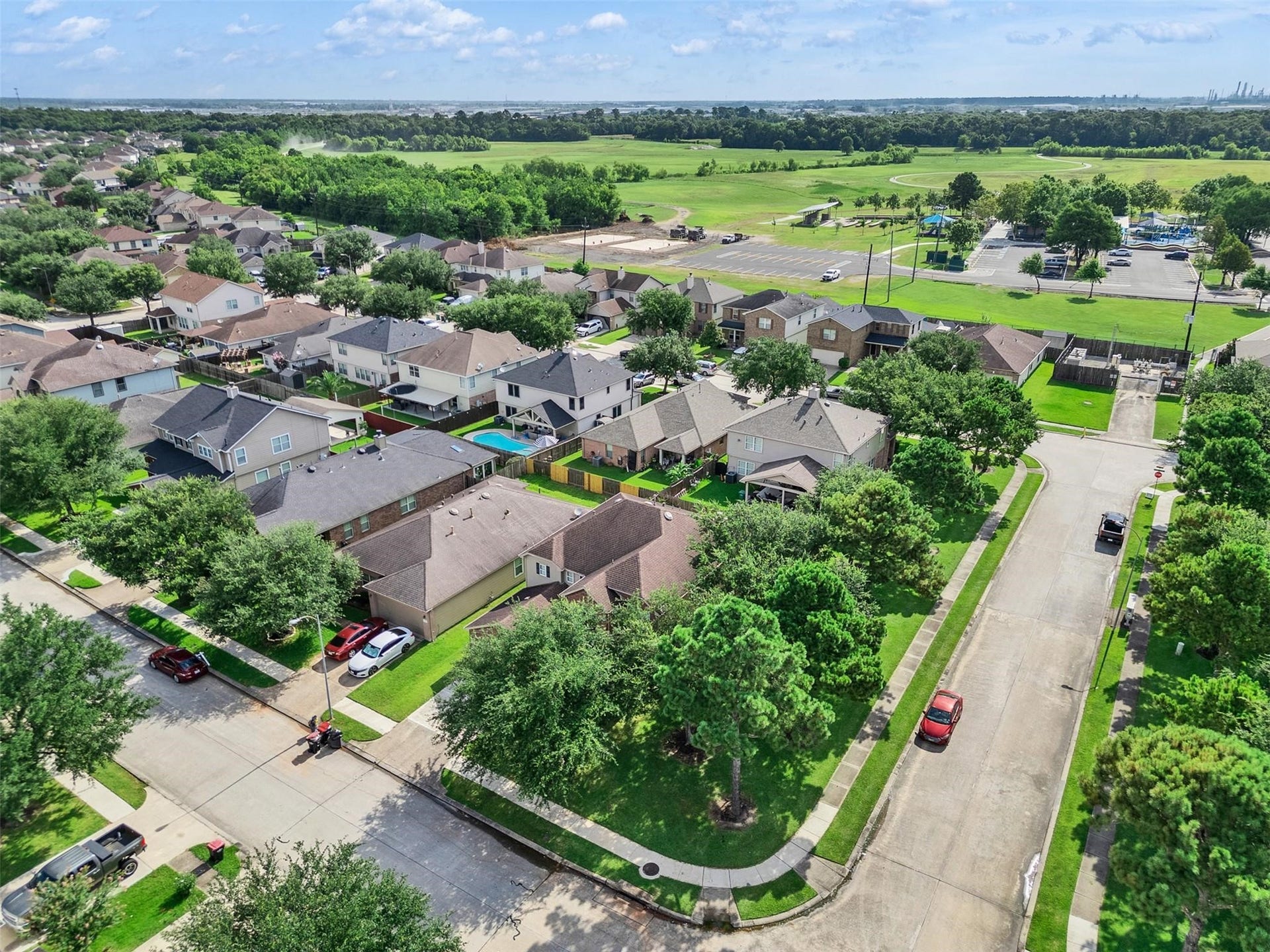 6902 Oleander Grove Way, Houston, TX 77049 6902 Oleander Grove Way, Houston, TX 77049