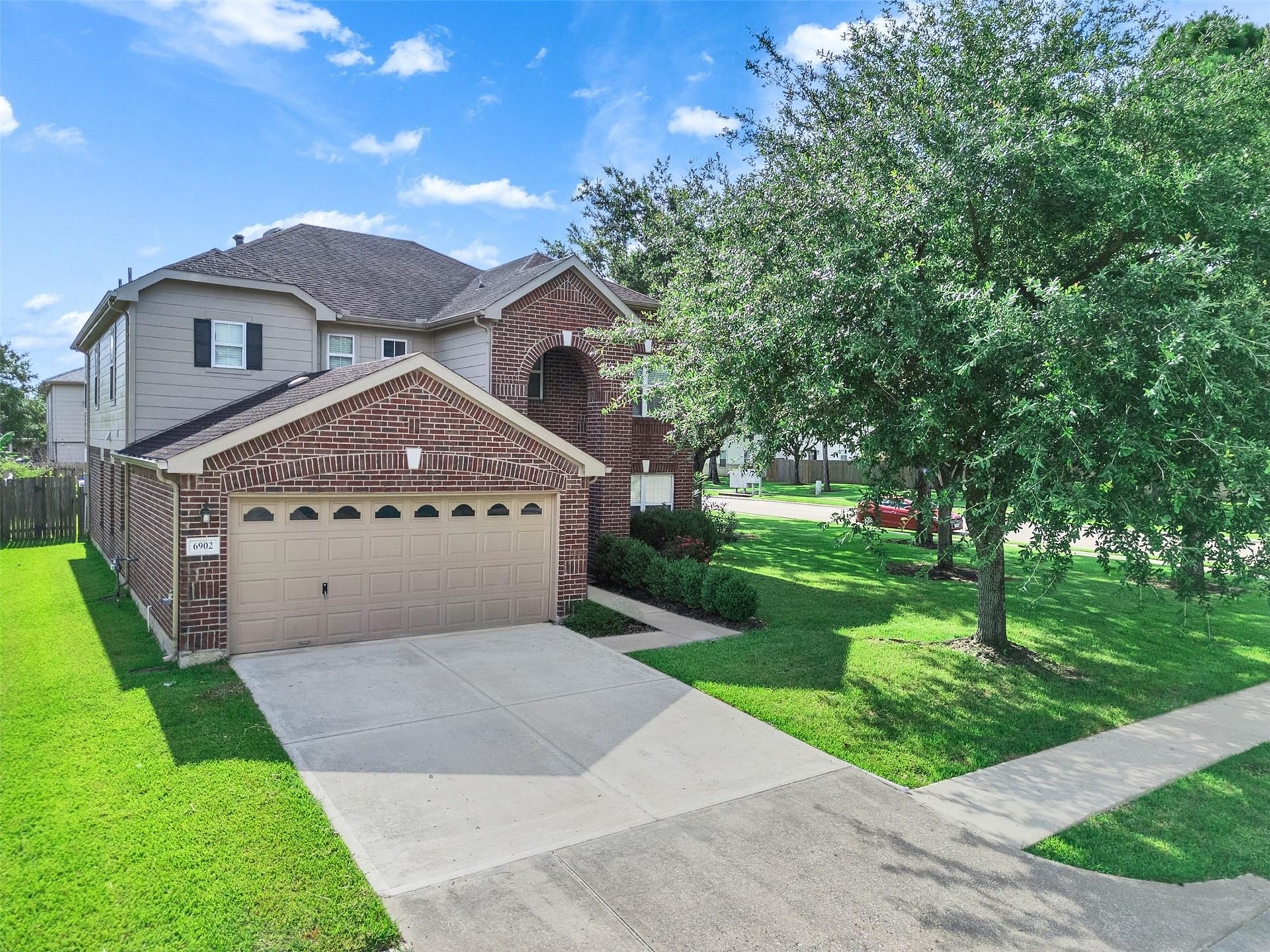 6902 Oleander Grove Way, Houston, TX 77049 6902 Oleander Grove Way, Houston, TX 77049