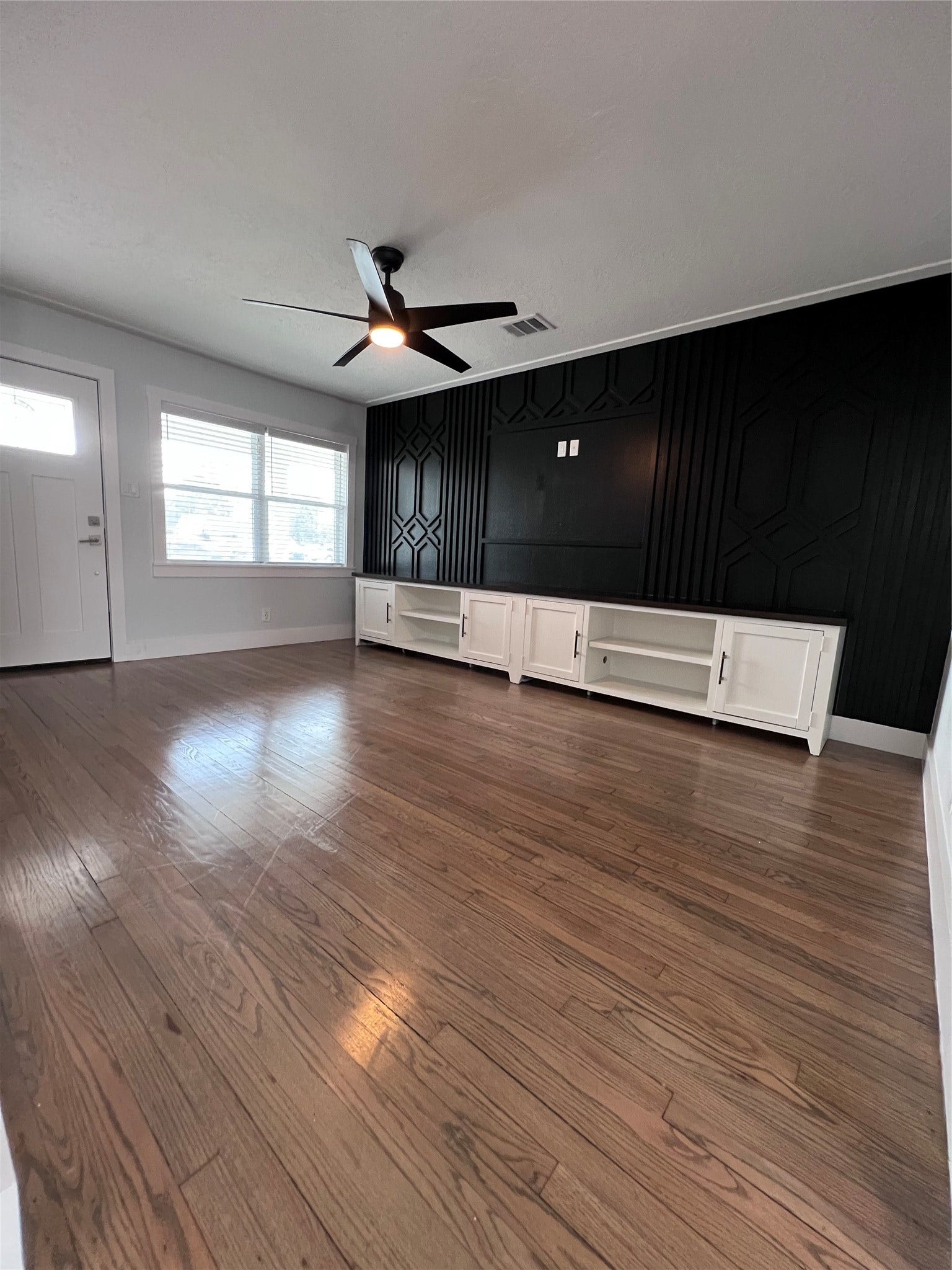 105 E Rocky Creek Road, Houston, TX 77076 105 E Rocky Creek Road, Houston, TX 77076