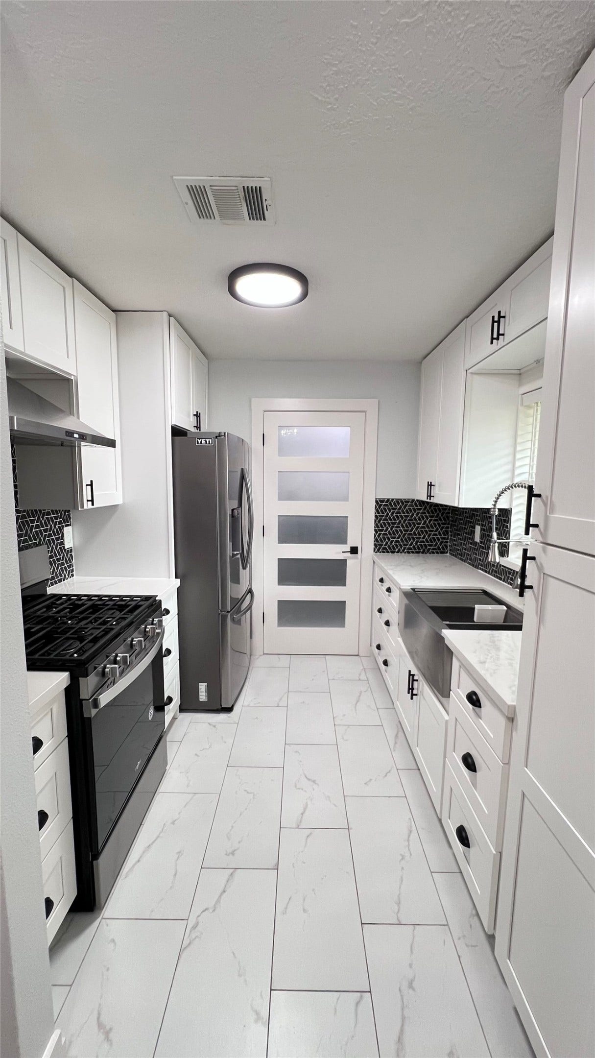 105 E Rocky Creek Road, Houston, TX 77076 105 E Rocky Creek Road, Houston, TX 77076
