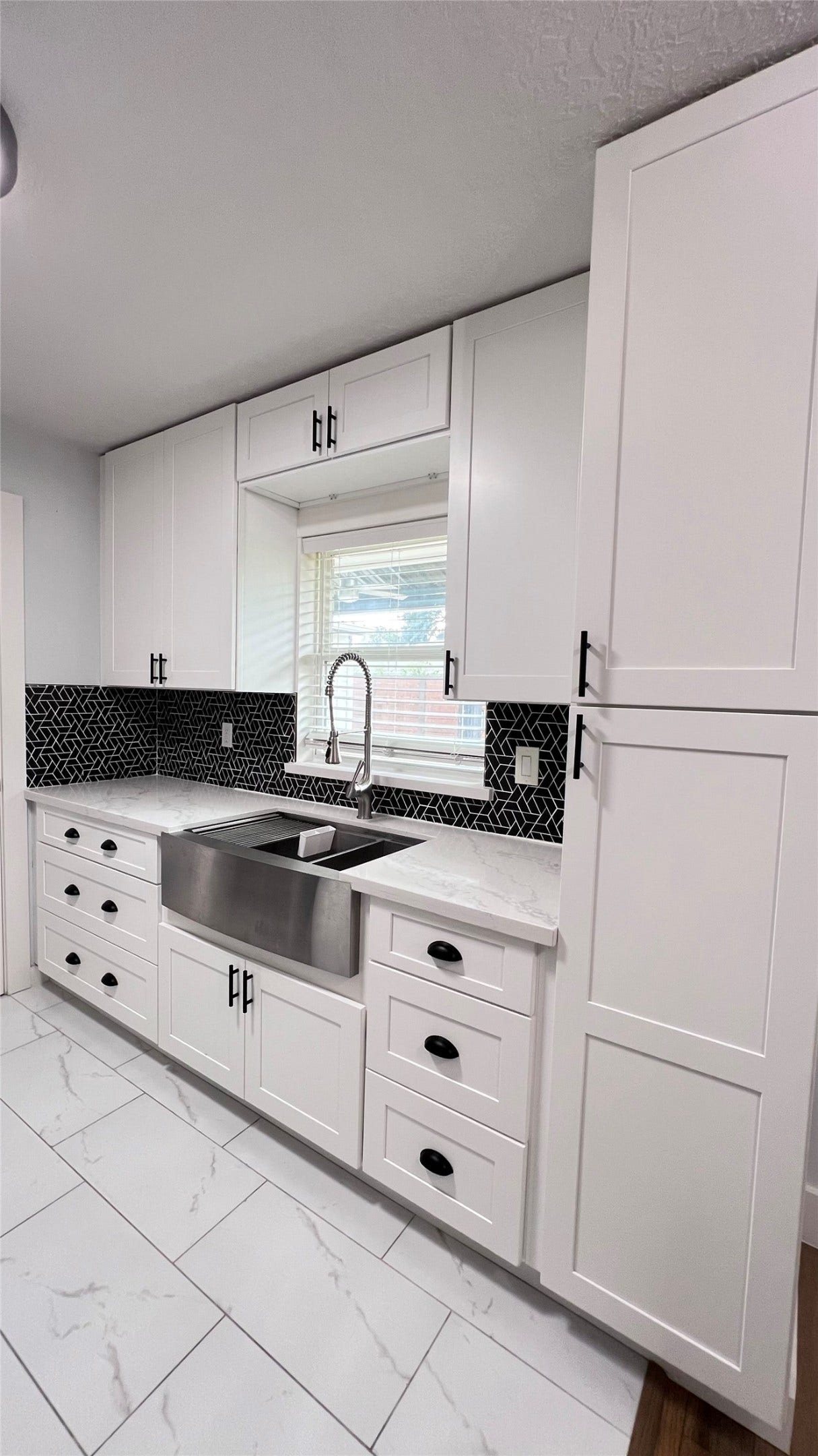105 E Rocky Creek Road, Houston, TX 77076 105 E Rocky Creek Road, Houston, TX 77076