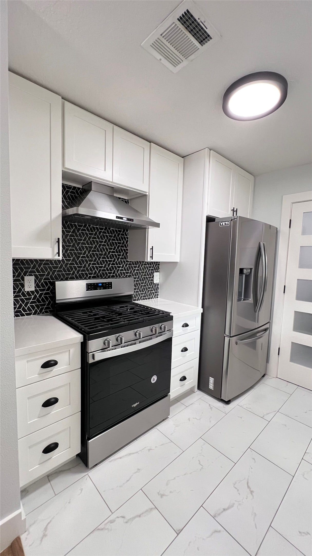 105 E Rocky Creek Road, Houston, TX 77076 105 E Rocky Creek Road, Houston, TX 77076