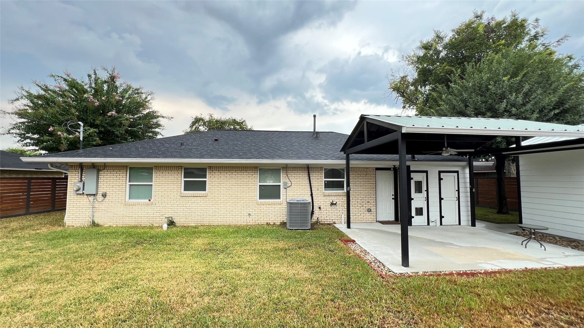 105 E Rocky Creek Road, Houston, TX 77076 105 E Rocky Creek Road, Houston, TX 77076