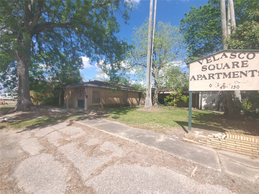 Property photo for 708 N Velasco Street, #N, Angleton, TX