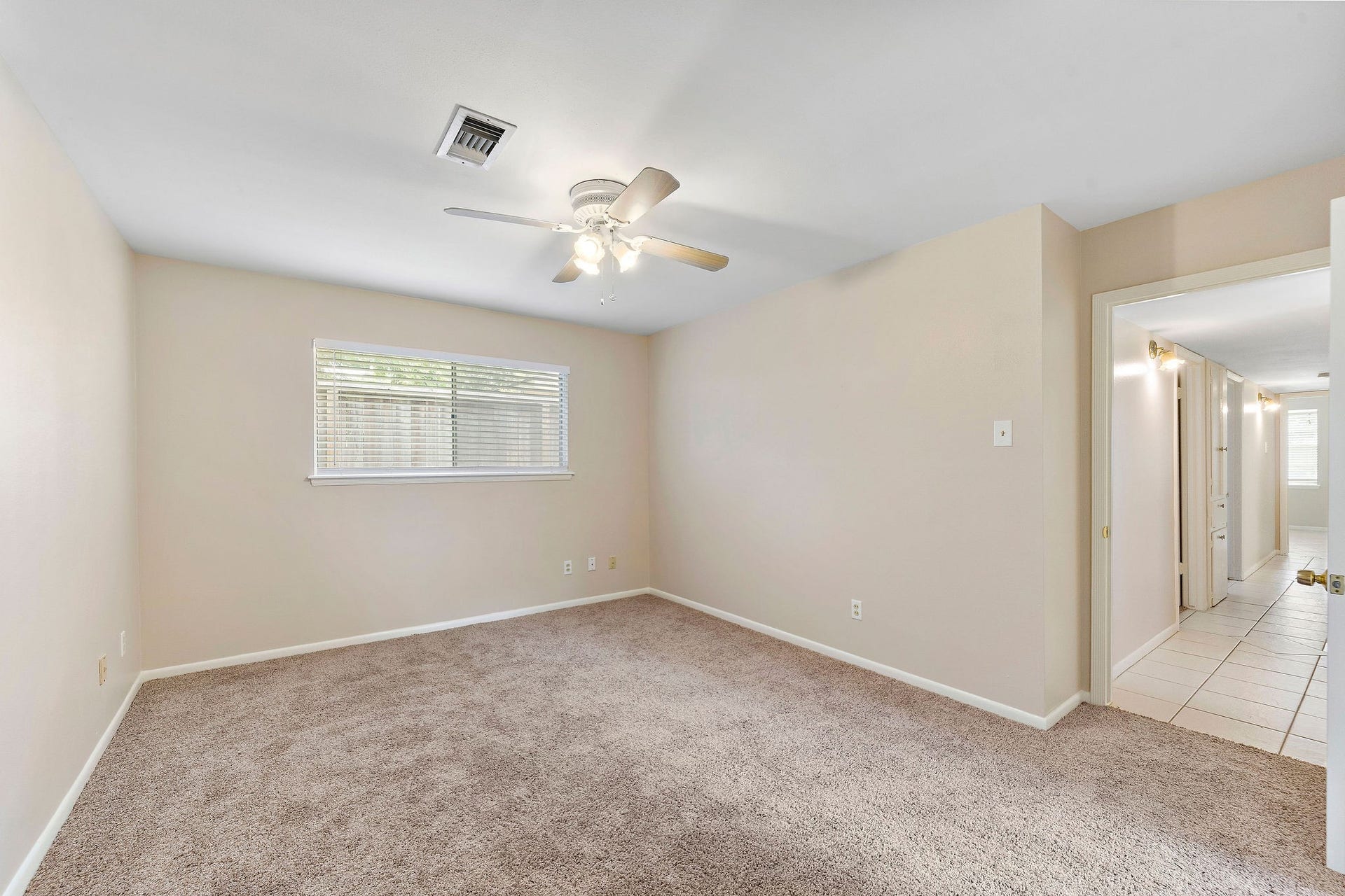 5811 White Hart Run, Houston, TX 77084 5811 White Hart Run, Houston, TX 77084