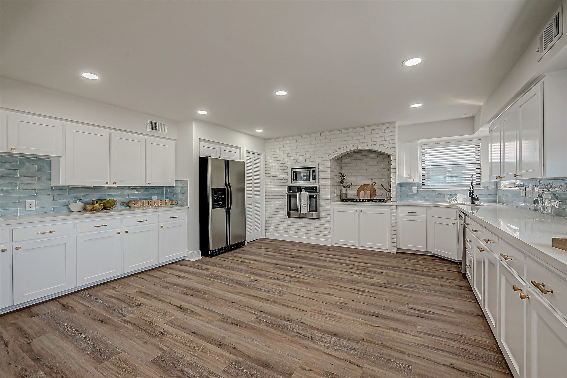 976 Bonita Street, Bayou Vista, TX 77563 976 Bonita Street, Bayou Vista, TX 77563
