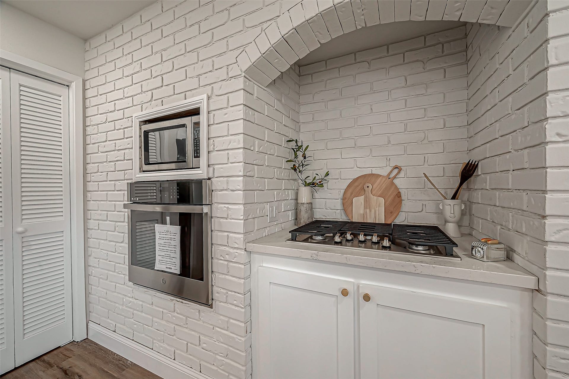 976 Bonita Street, Bayou Vista, TX 77563 976 Bonita Street, Bayou Vista, TX 77563