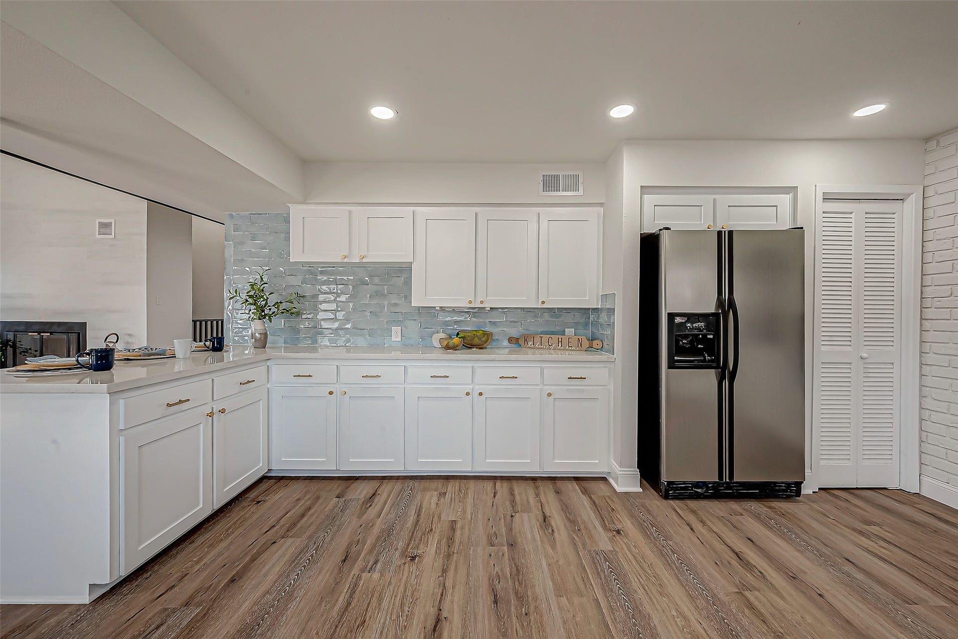 976 Bonita Street, Bayou Vista, TX 77563 976 Bonita Street, Bayou Vista, TX 77563