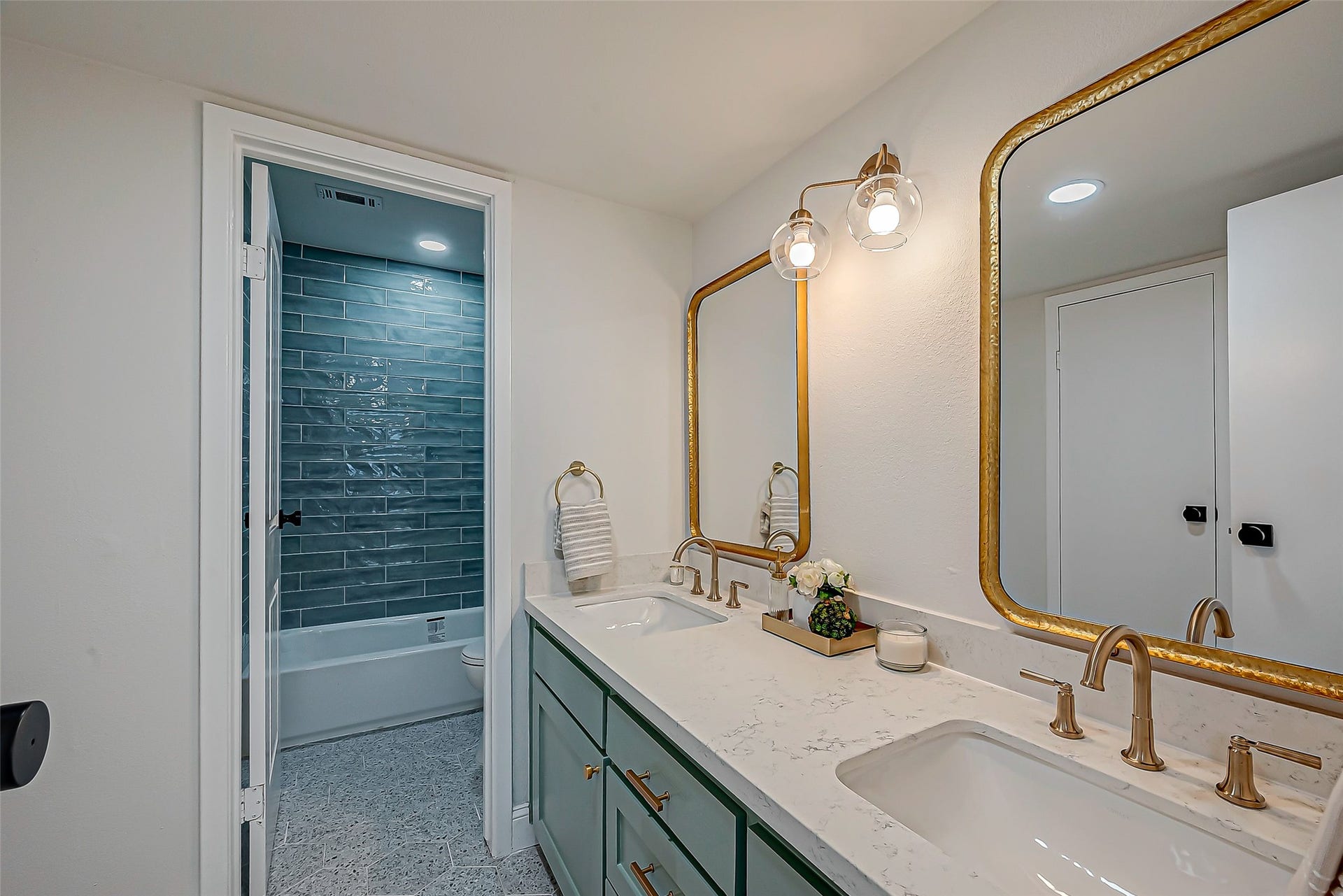 976 Bonita Street, Bayou Vista, TX 77563 976 Bonita Street, Bayou Vista, TX 77563