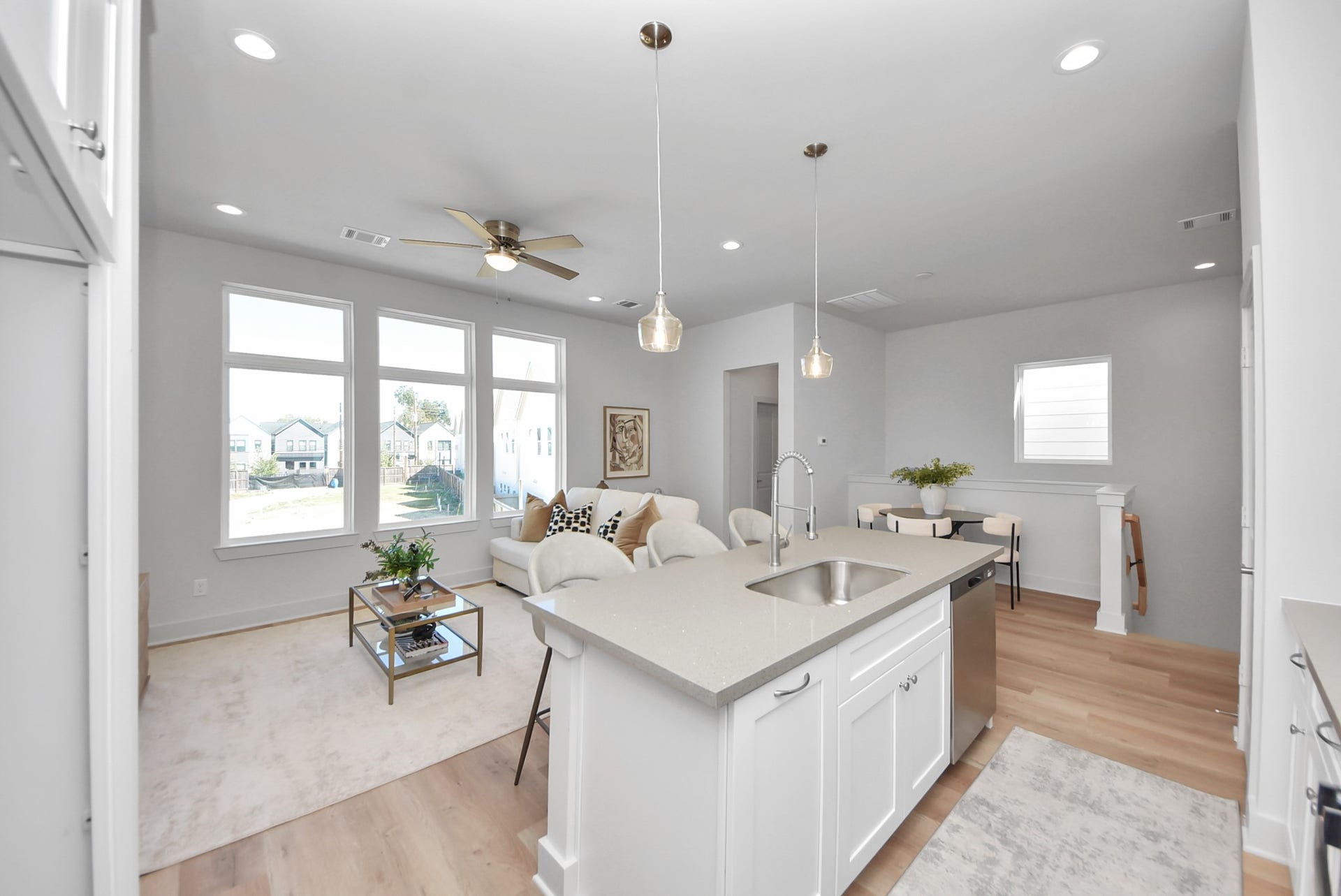 5250 Texas Street, Houston, TX 77011