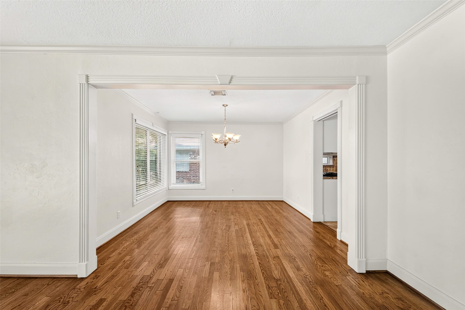 5262 Briarbend Drive, Houston, TX 77096 5262 Briarbend Drive, Houston, TX 77096