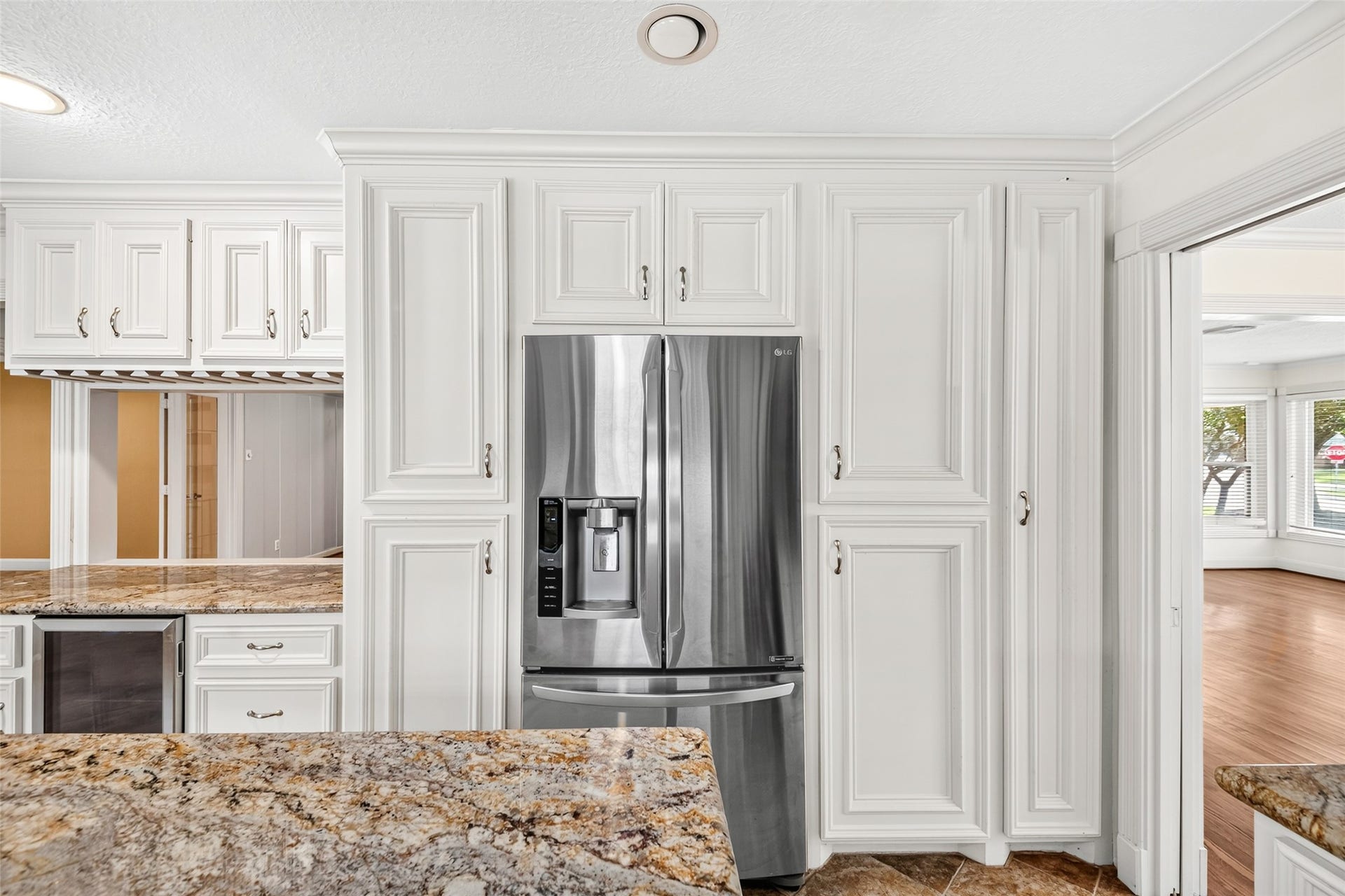 5262 Briarbend Drive, Houston, TX 77096 5262 Briarbend Drive, Houston, TX 77096