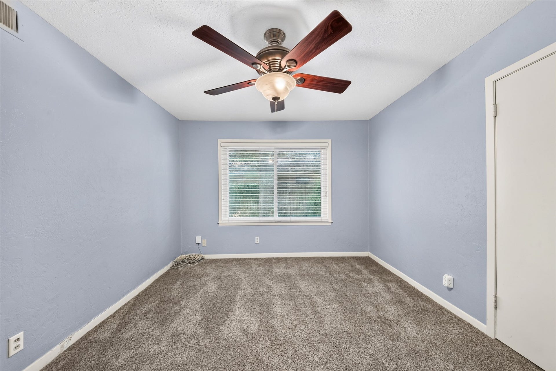 5262 Briarbend Drive, Houston, TX 77096 5262 Briarbend Drive, Houston, TX 77096