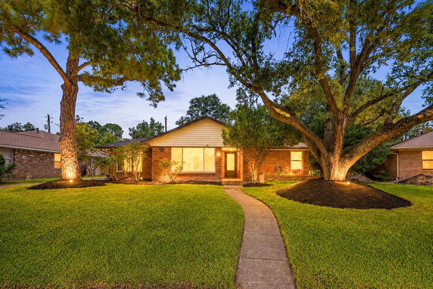 5262 Briarbend Drive, Houston, TX 77096 5262 Briarbend Drive, Houston, TX 77096