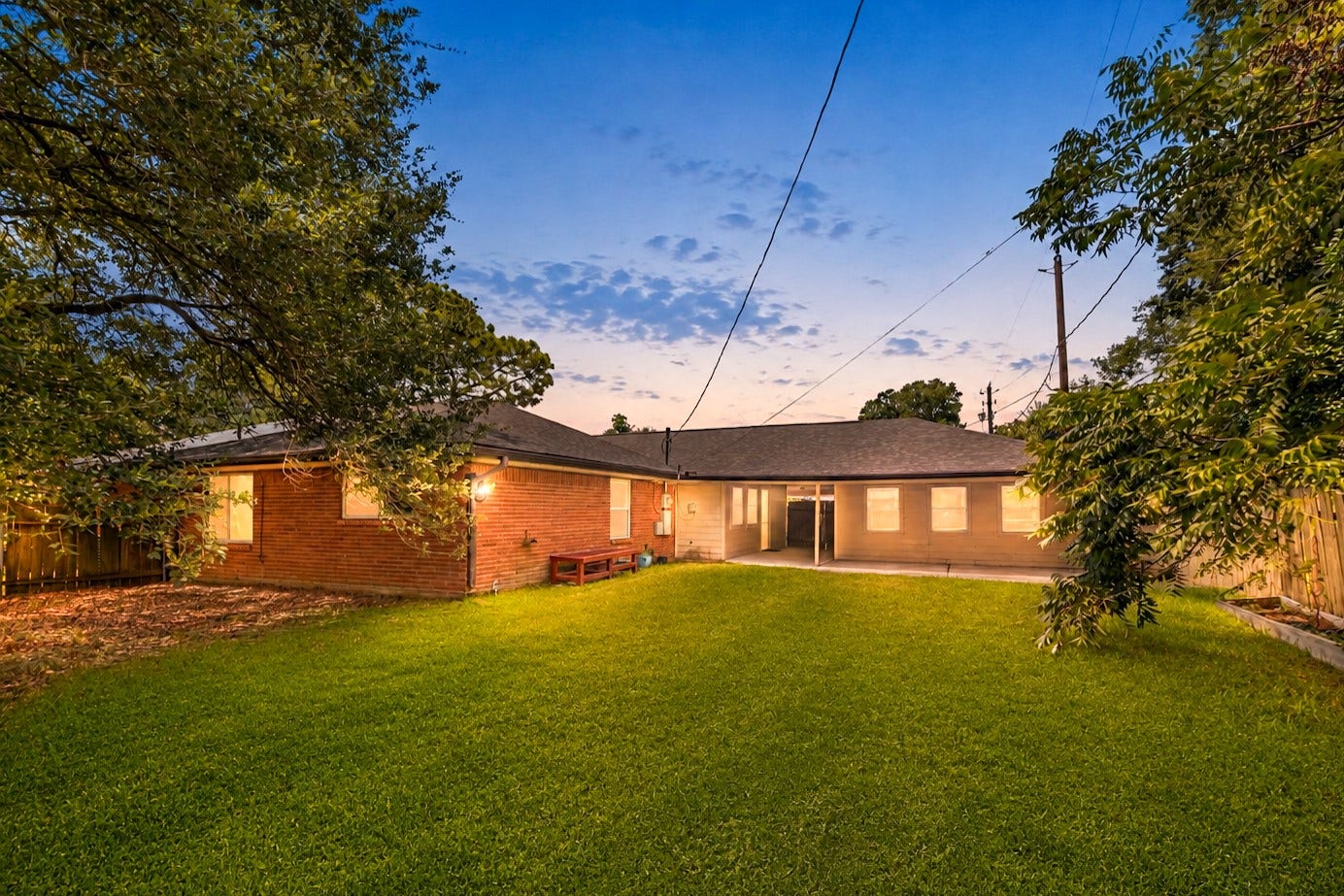 5262 Briarbend Drive, Houston, TX 77096 5262 Briarbend Drive, Houston, TX 77096