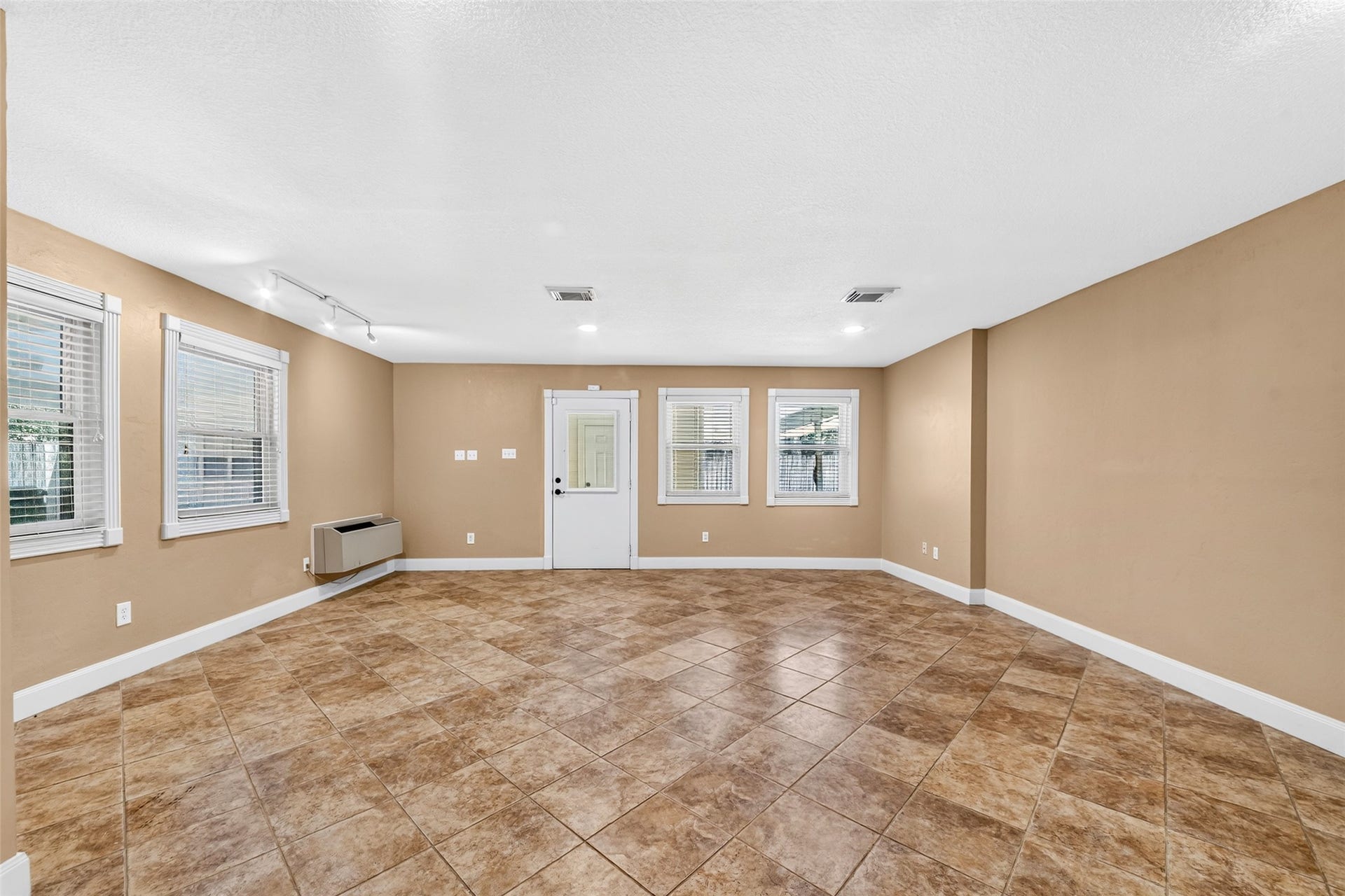5262 Briarbend Drive, Houston, TX 77096 5262 Briarbend Drive, Houston, TX 77096