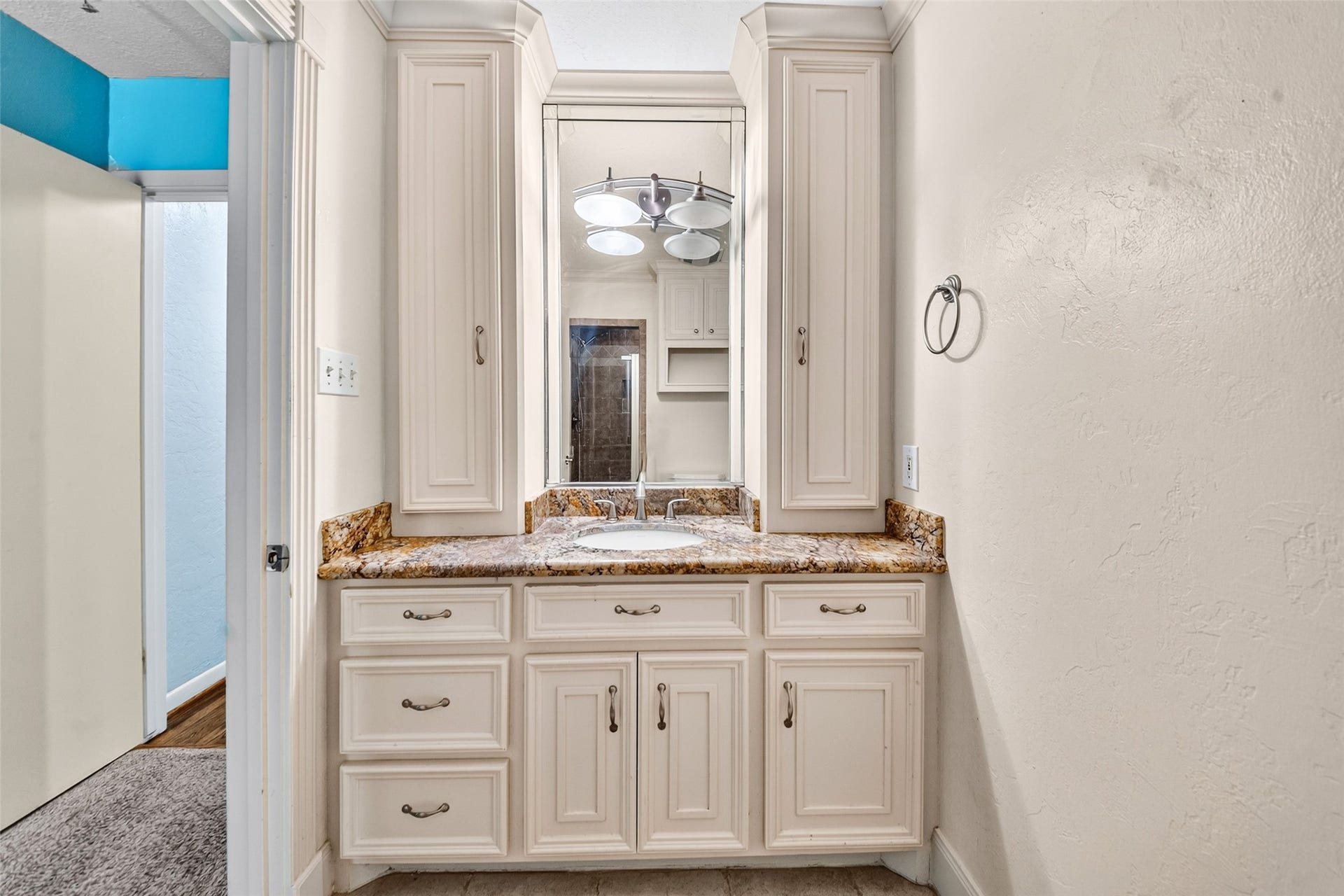 5262 Briarbend Drive, Houston, TX 77096 5262 Briarbend Drive, Houston, TX 77096