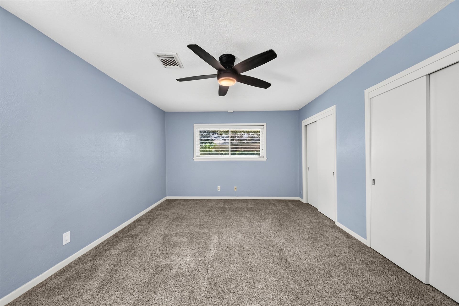 5262 Briarbend Drive, Houston, TX 77096 5262 Briarbend Drive, Houston, TX 77096