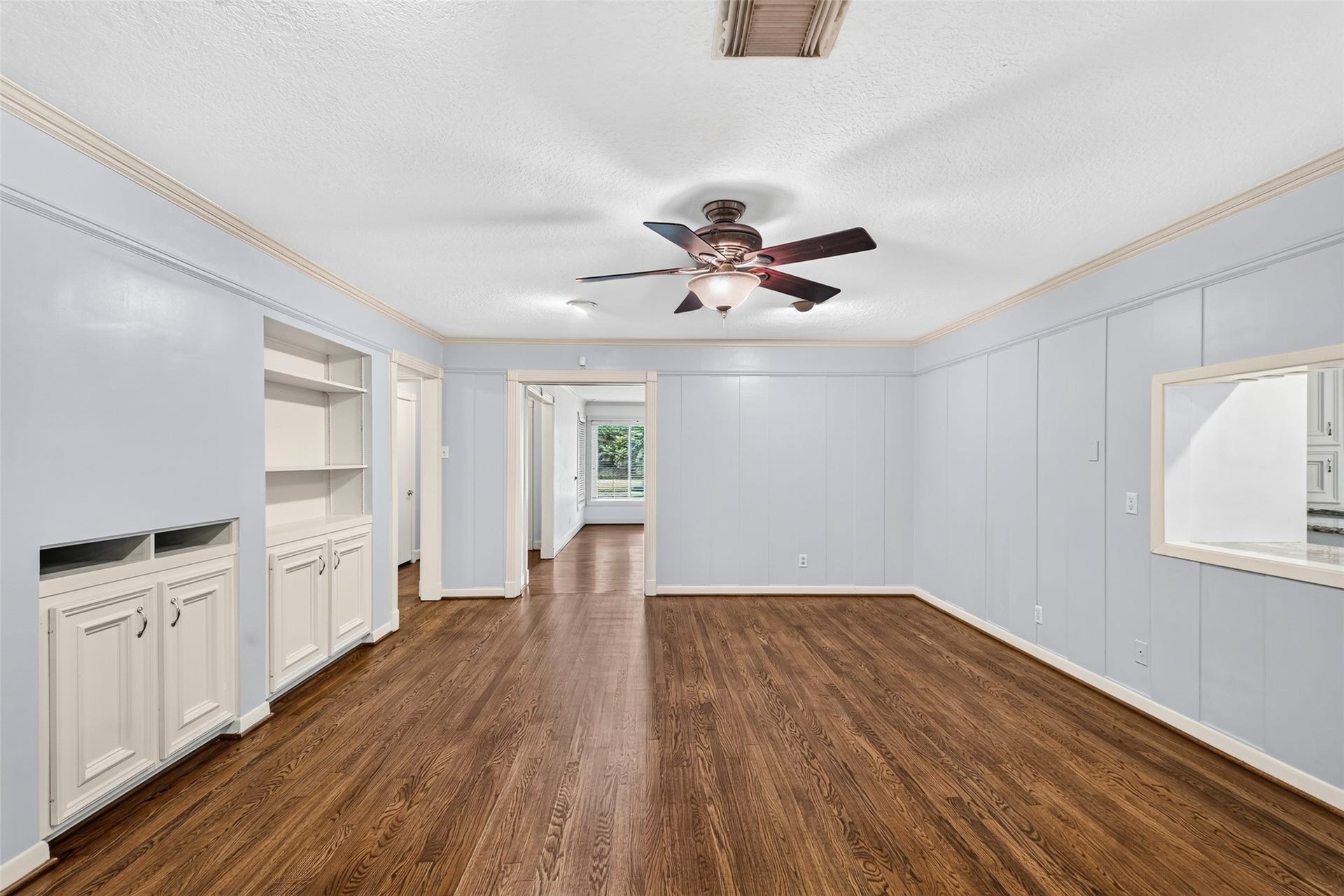 5262 Briarbend Drive, Houston, TX 77096 5262 Briarbend Drive, Houston, TX 77096