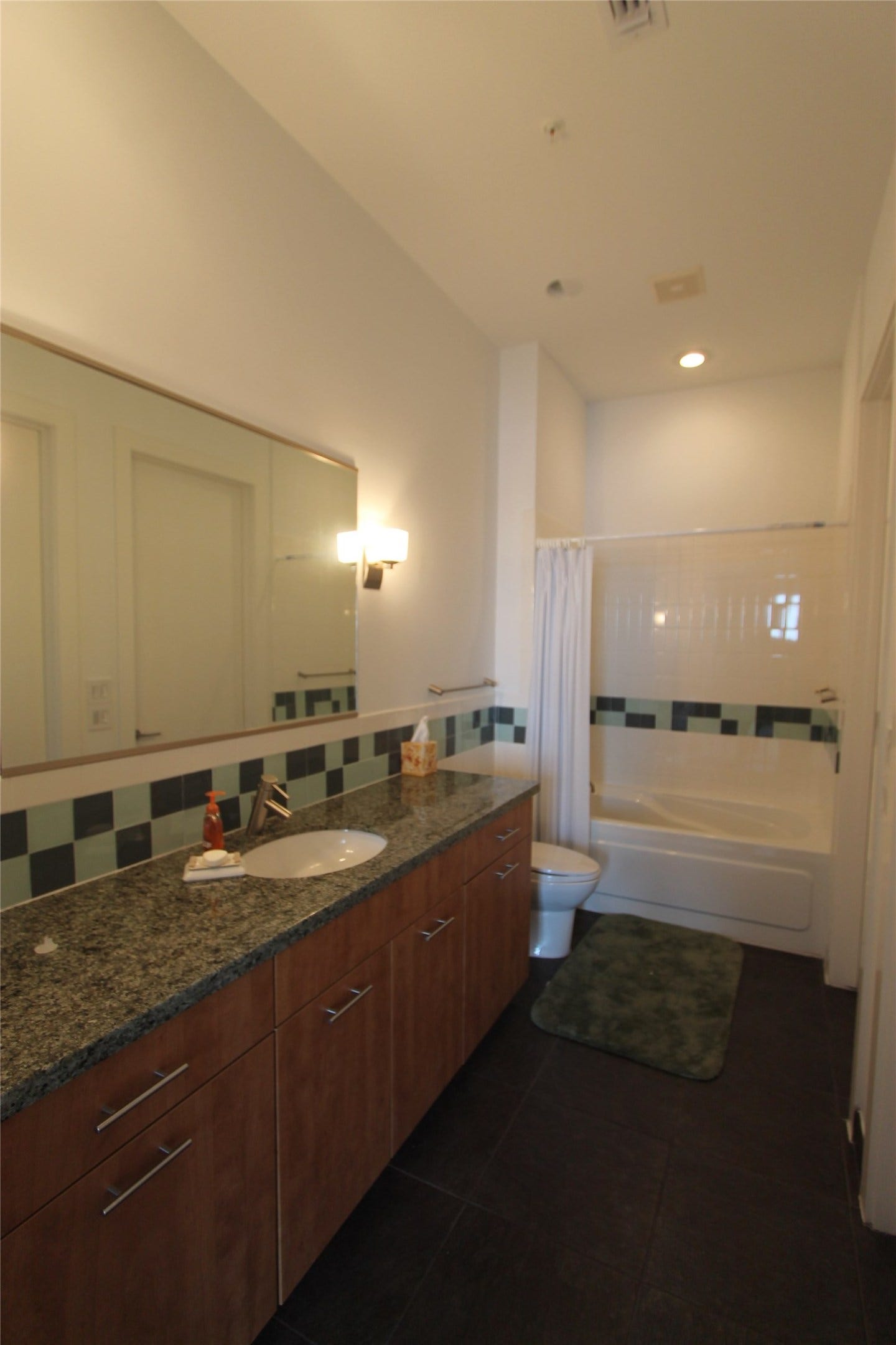 4821 Nasa Pkwy, #6SE, Seabrook, TX 77586 4821 Nasa Pkwy, #6SE, Seabrook, TX 77586