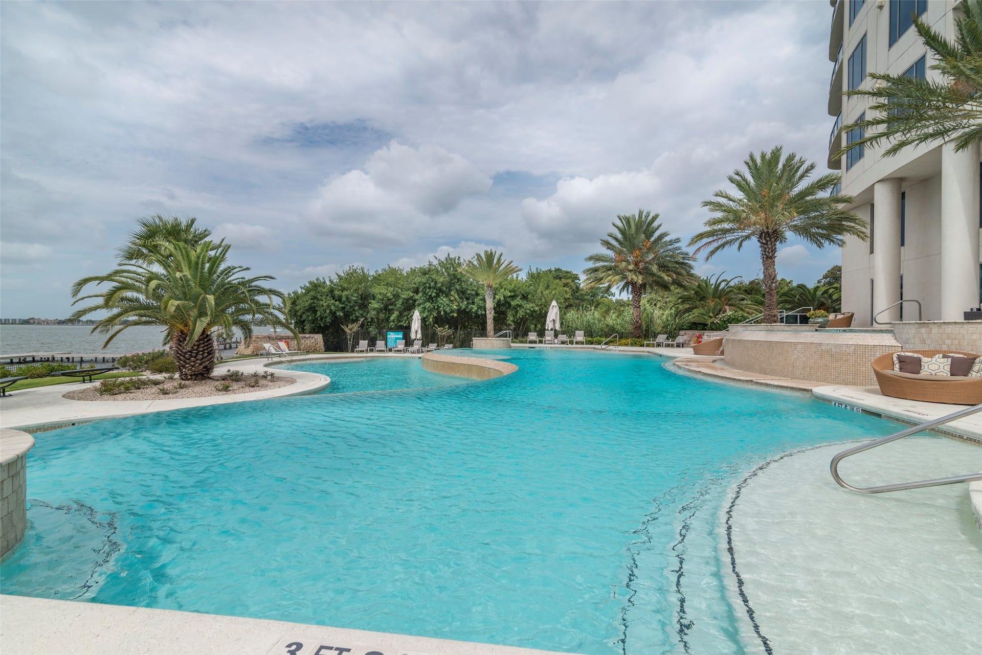 4821 Nasa Pkwy, #6SE, Seabrook, TX 77586 4821 Nasa Pkwy, #6SE, Seabrook, TX 77586
