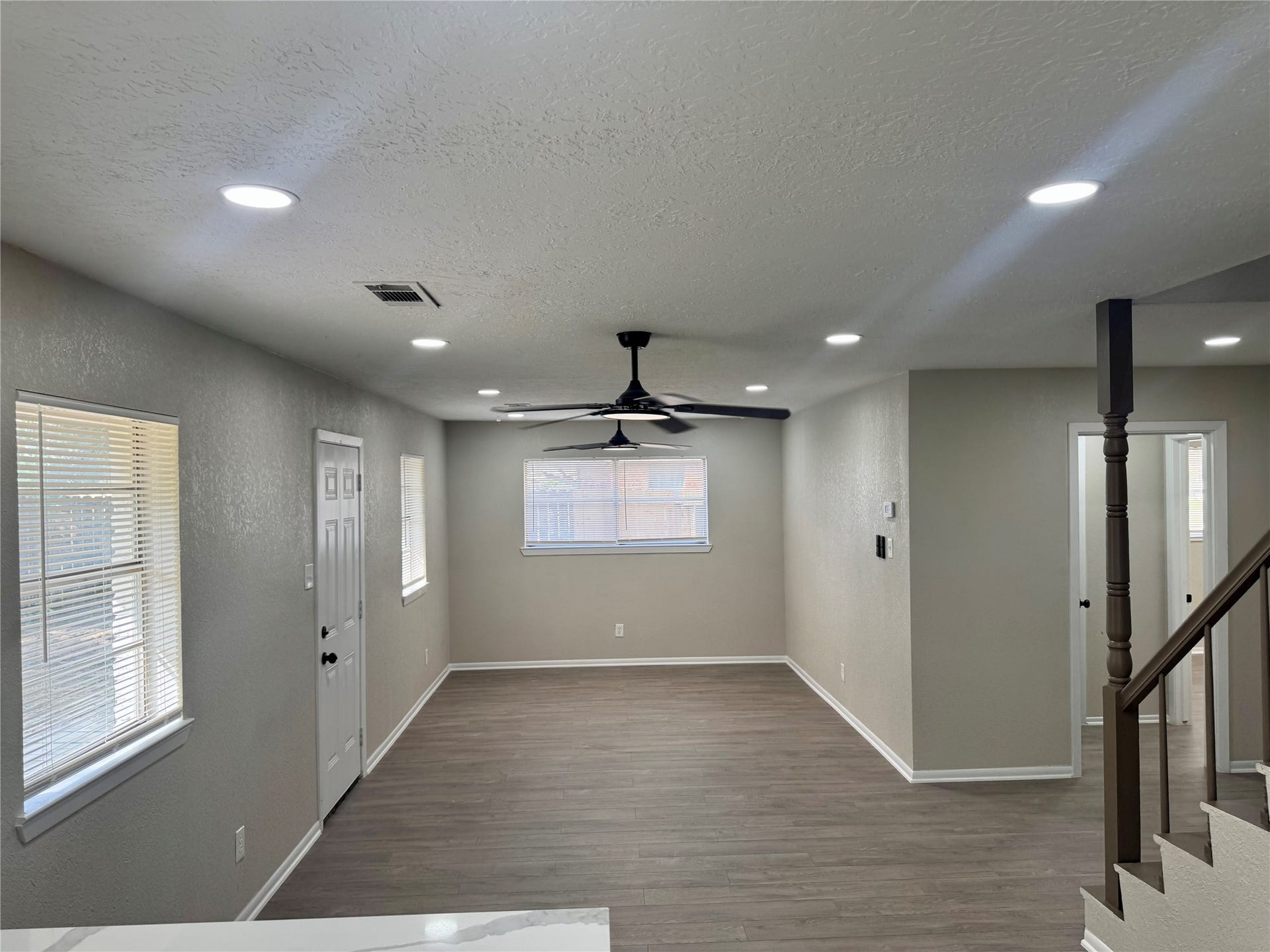 2718 Peach Lane, Pasadena, TX 77502 FAMILY ROOM WITH DINING AREA*