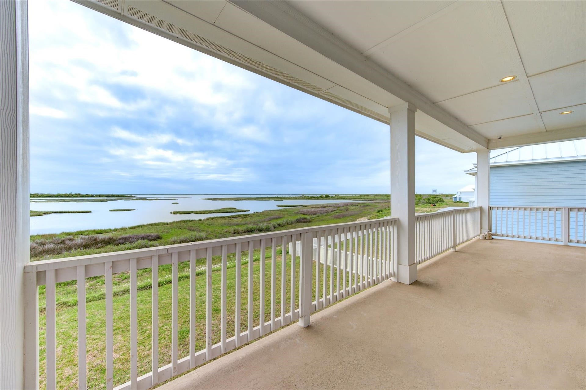5126 Allen Cay Drive, Texas City, TX 77590 5126 Allen Cay Drive, Texas City, TX 77590