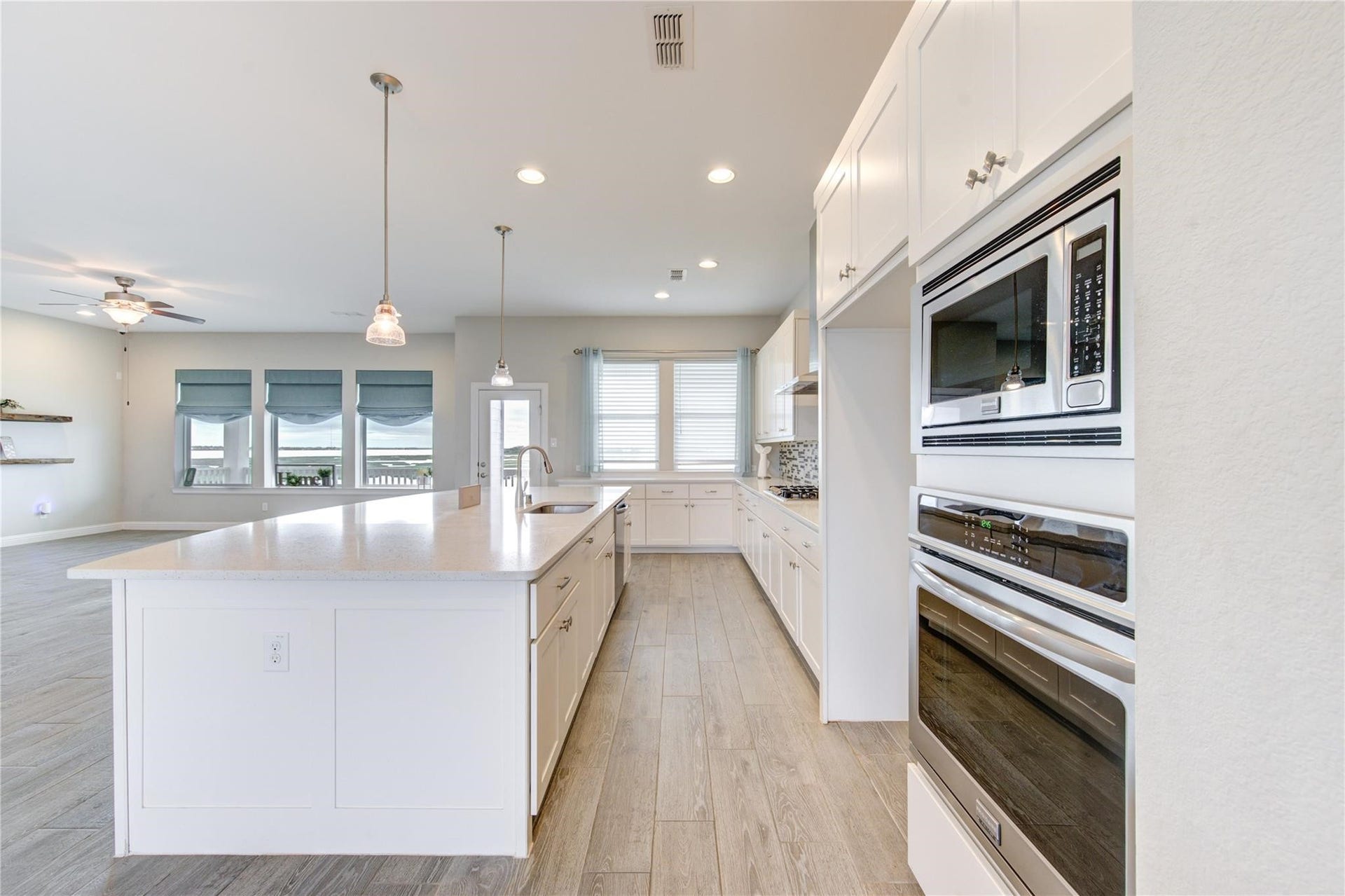 5126 Allen Cay Drive, Texas City, TX 77590 5126 Allen Cay Drive, Texas City, TX 77590