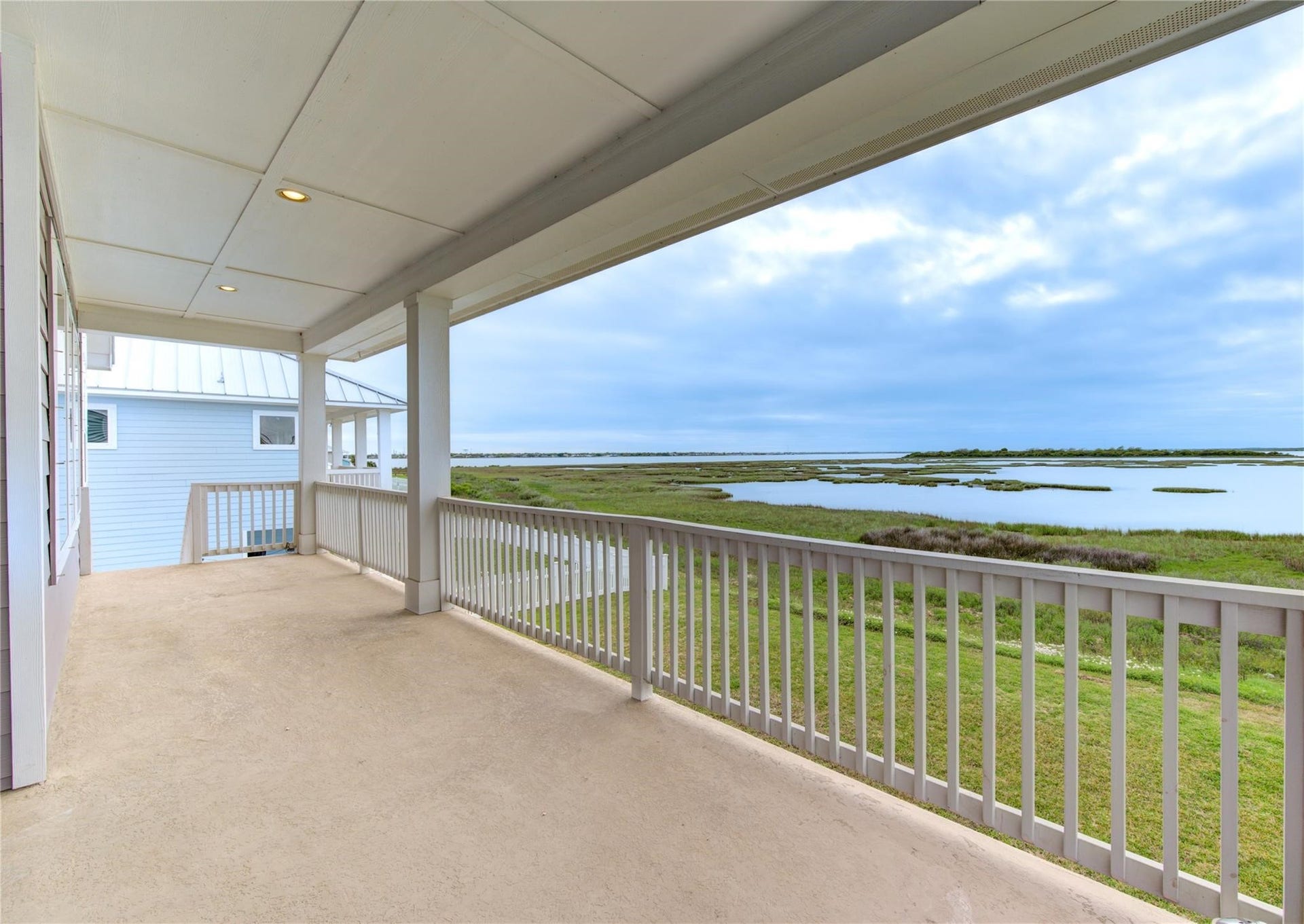 5126 Allen Cay Drive, Texas City, TX 77590 5126 Allen Cay Drive, Texas City, TX 77590