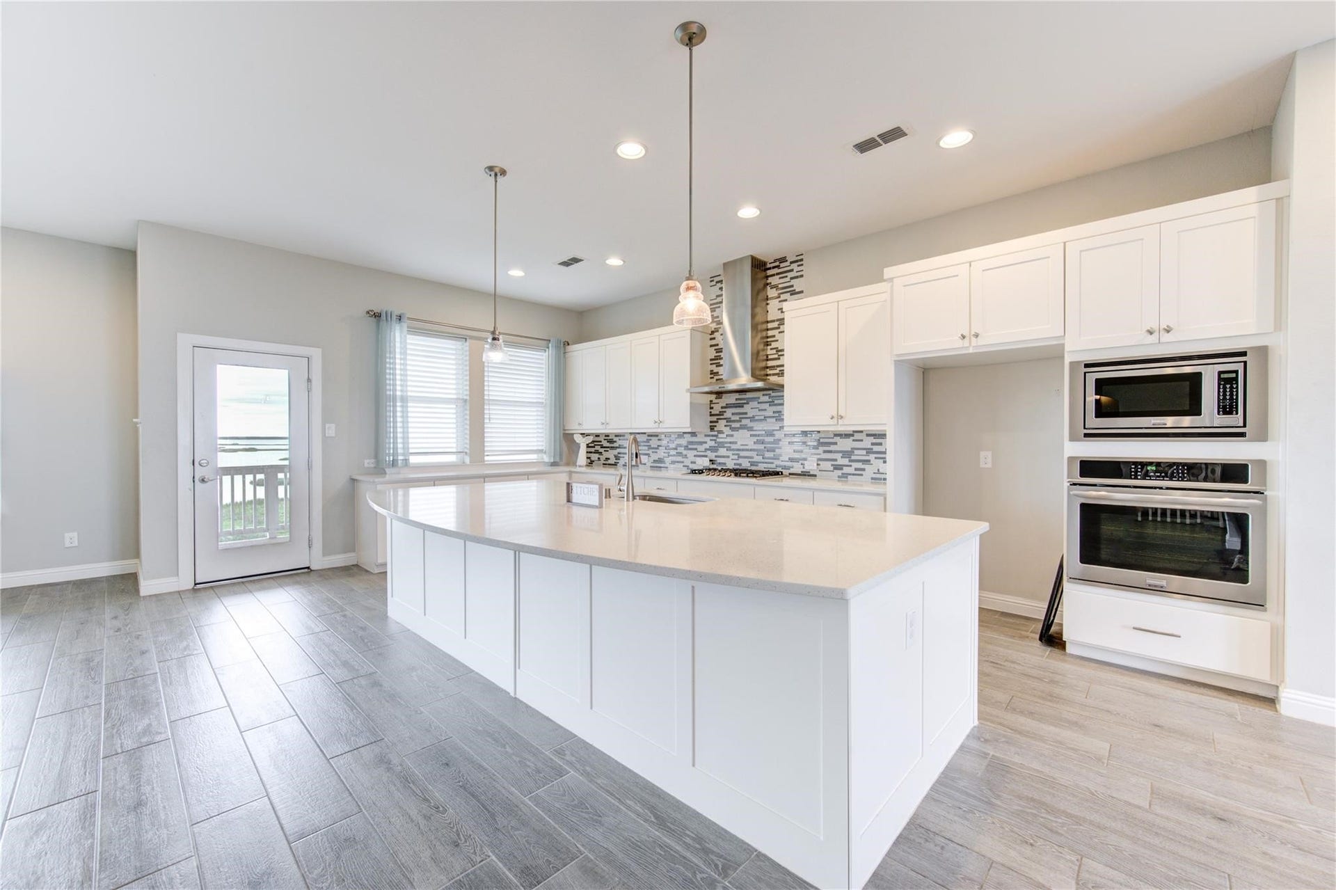 5126 Allen Cay Drive, Texas City, TX 77590 5126 Allen Cay Drive, Texas City, TX 77590