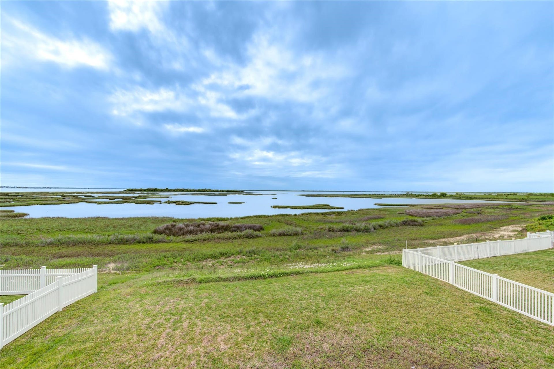 5126 Allen Cay Drive, Texas City, TX 77590 5126 Allen Cay Drive, Texas City, TX 77590
