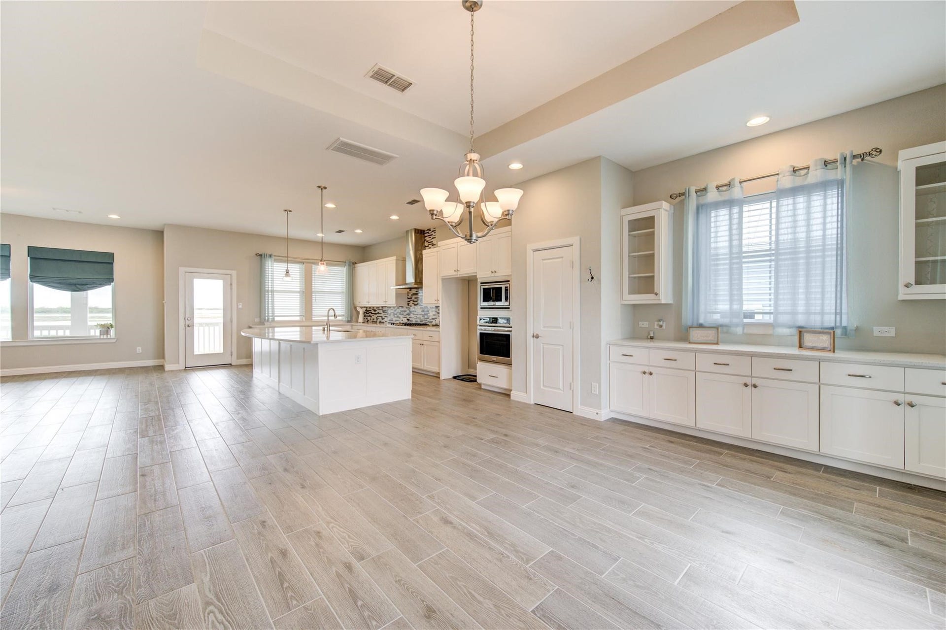 5126 Allen Cay Drive, Texas City, TX 77590 5126 Allen Cay Drive, Texas City, TX 77590