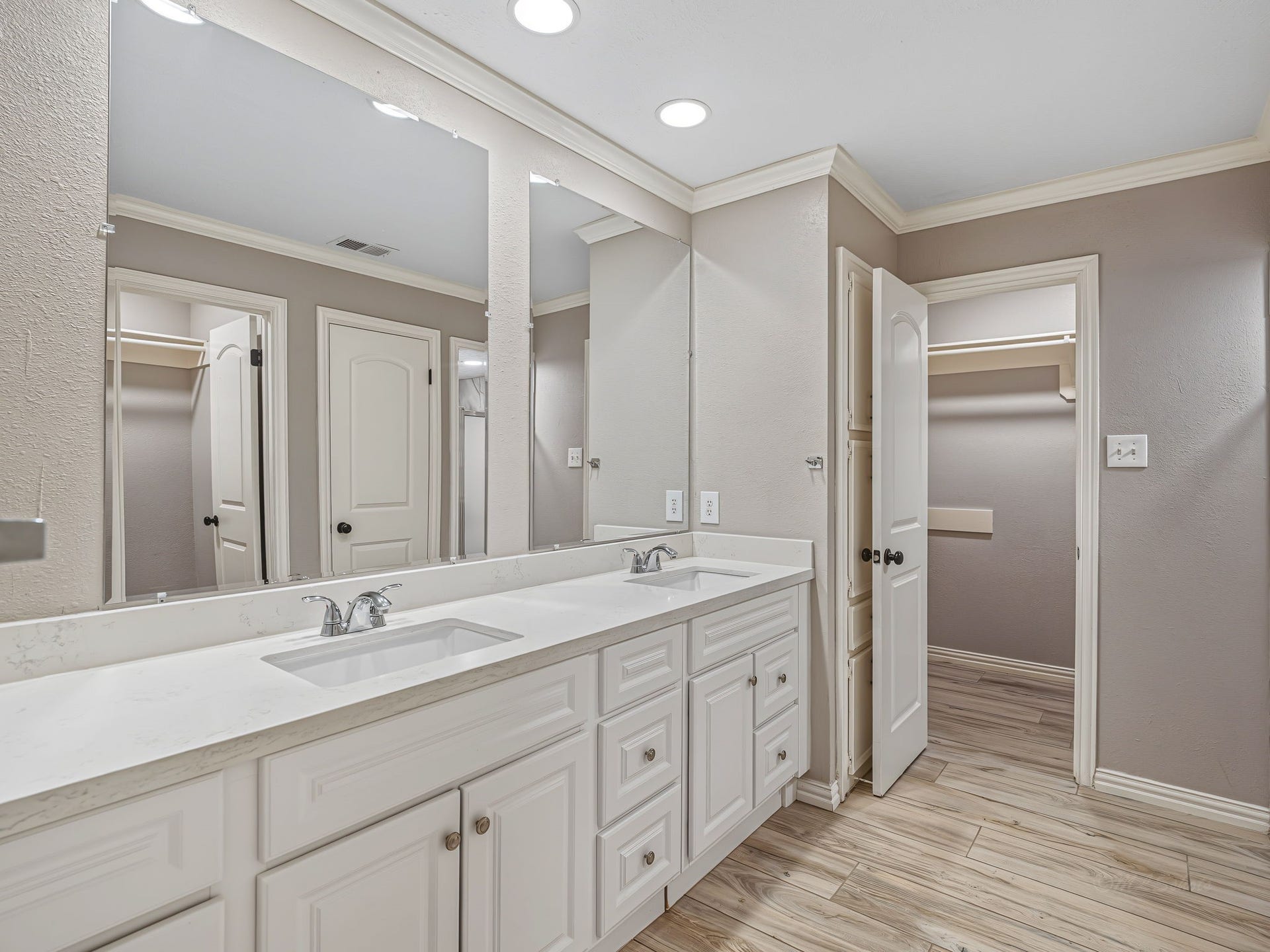 2519 Williams Grant Street, Sugar Land, TX 77479 2519 Williams Grant Street, Sugar Land, TX 77479