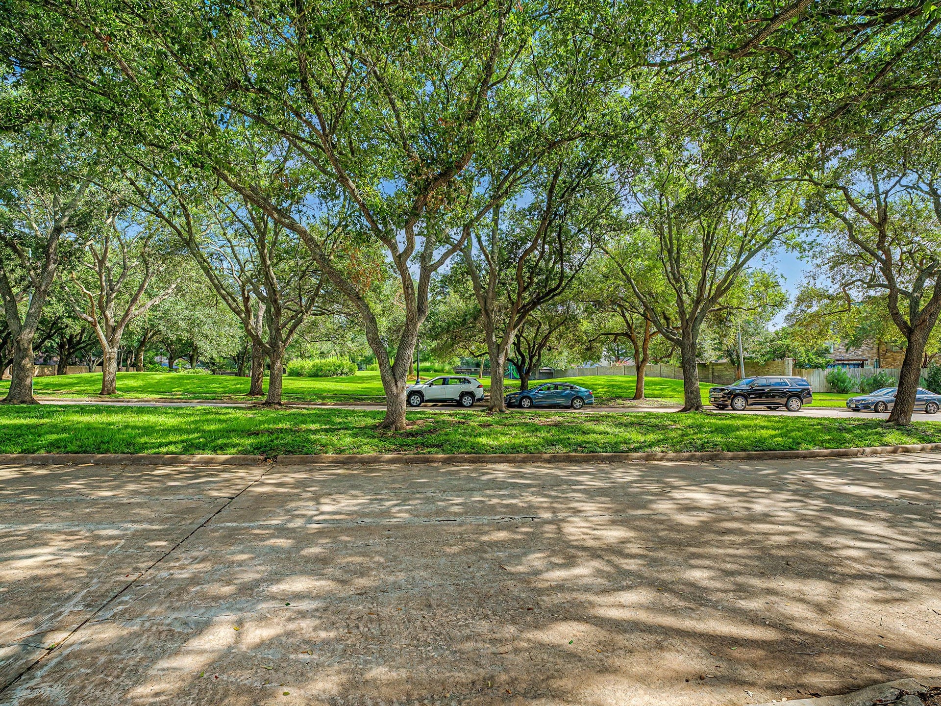 2519 Williams Grant Street, Sugar Land, TX 77479 Park across the street