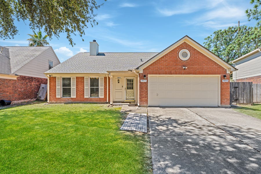 Property photo for 9915 Villa Verde Drive, Houston, TX