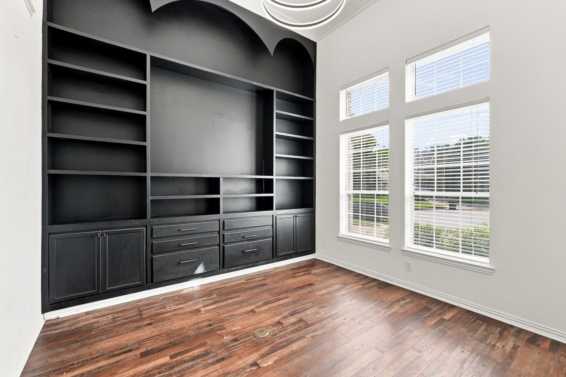 11510 Cypresswood Trail Drive, Houston, TX 77070 Home office with built-in shelves and cabinets