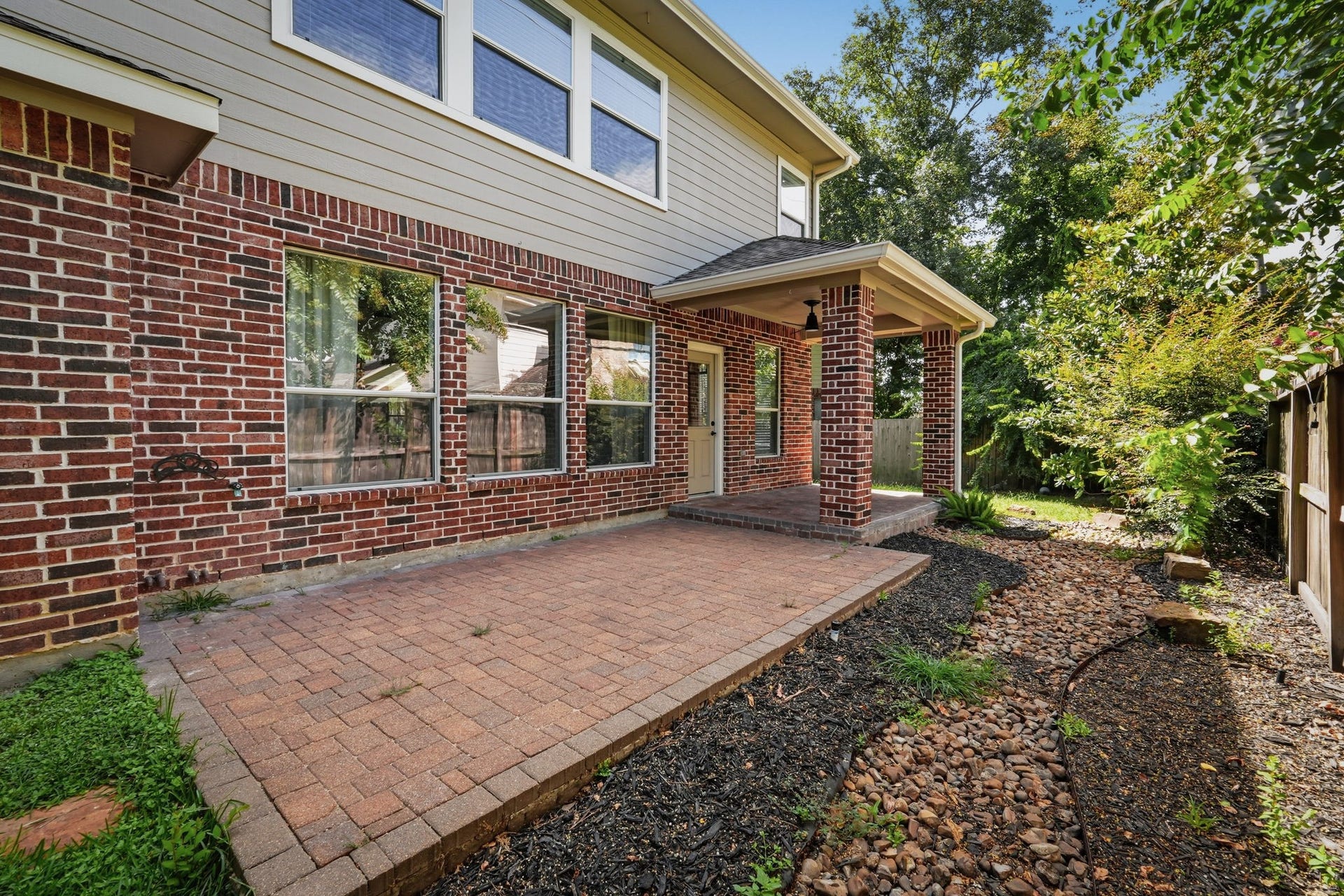 11510 Cypresswood Trail Drive, Houston, TX 77070 Main home back patio
