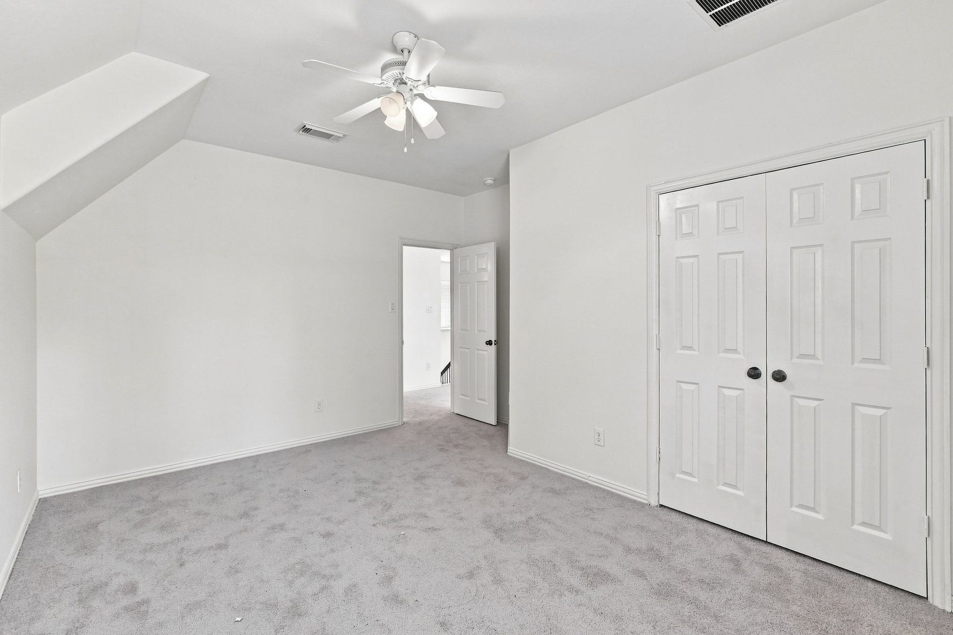11510 Cypresswood Trail Drive, Houston, TX 77070 Secondary bedroom #1 upstairs