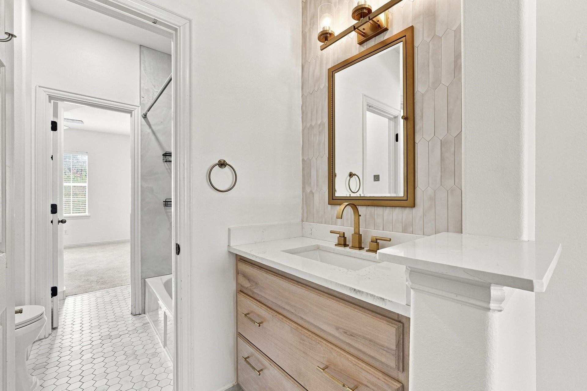 11510 Cypresswood Trail Drive, Houston, TX 77070 Updated Jack and Jill bathroom connecting secondary bedroom #2 and #3