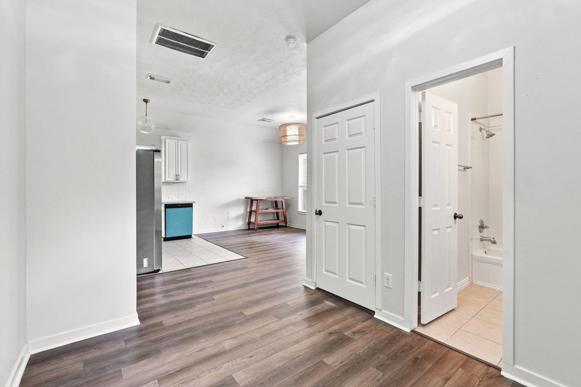 11510 Cypresswood Trail Drive, Houston, TX 77070 Casita viewpoint from the bedroom looking out into family room and kitchen