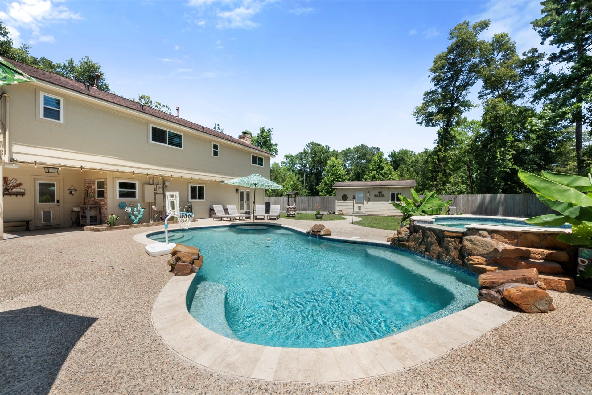 109 Riverbrook Drive, Conroe, TX 77385 109 Riverbrook Drive, Conroe, TX 77385