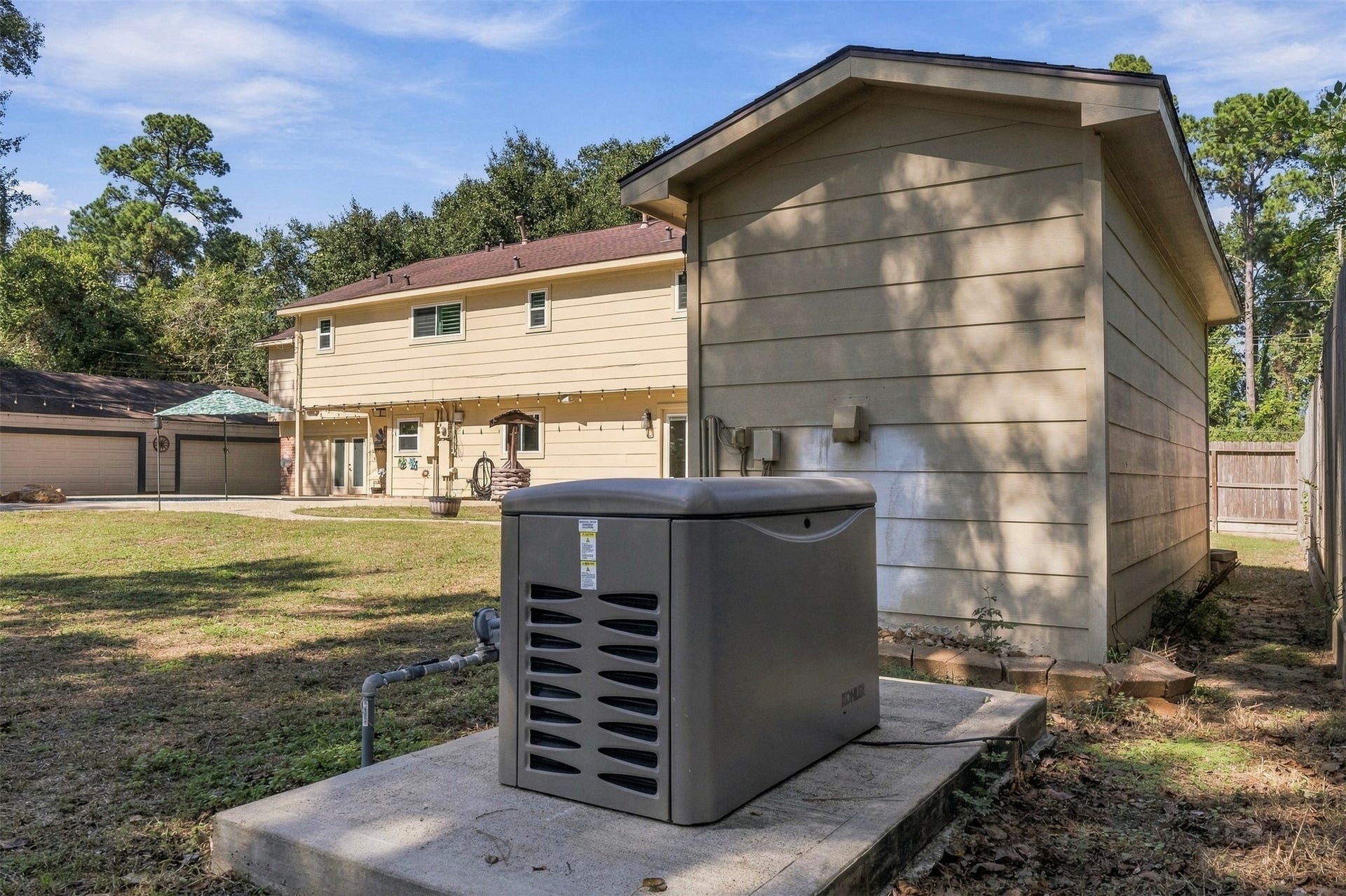 109 Riverbrook Drive, Conroe, TX 77385 26KW Whole house generator