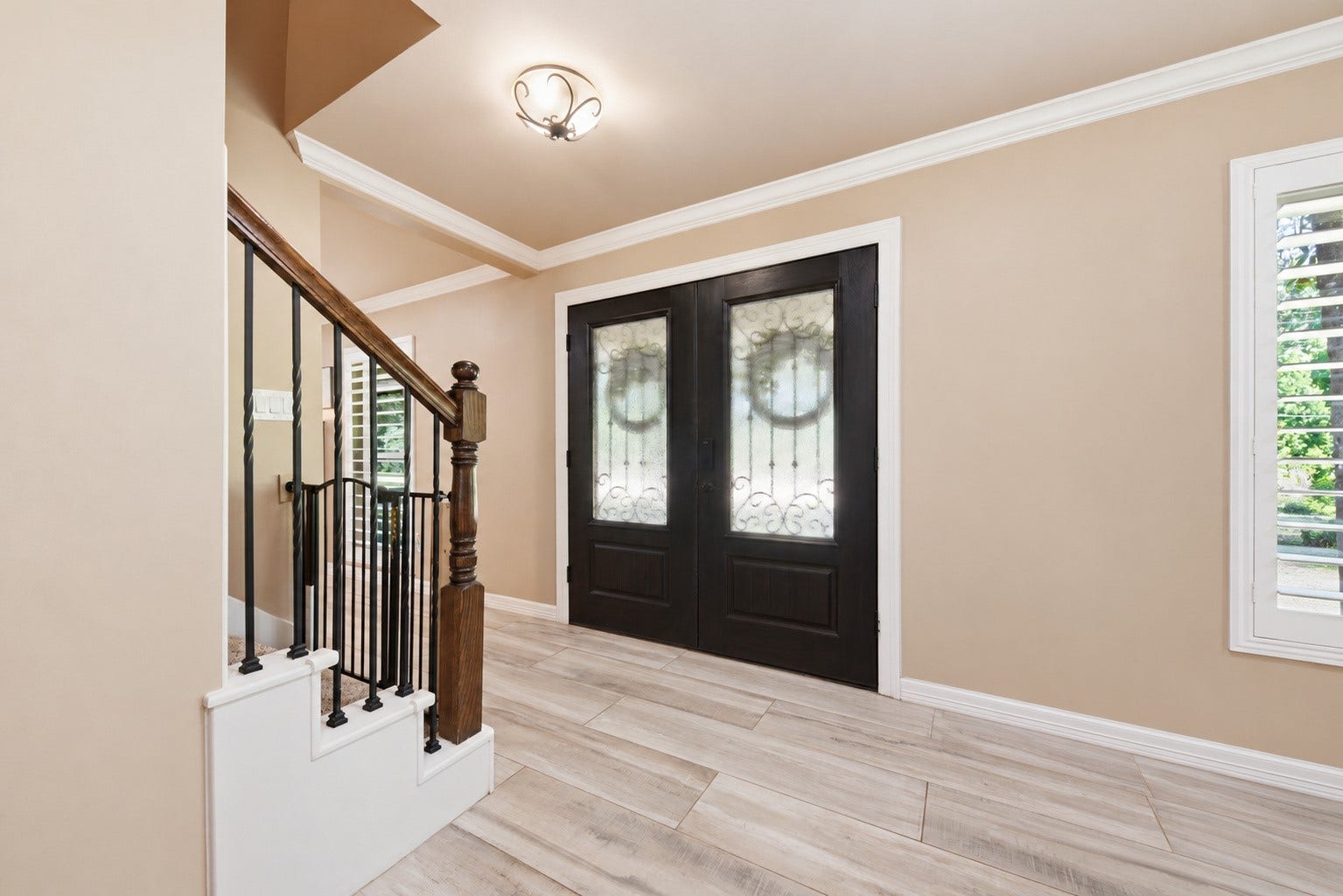 109 Riverbrook Drive, Conroe, TX 77385 Double front door